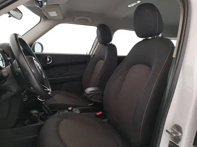 Mini Countryman view 12
