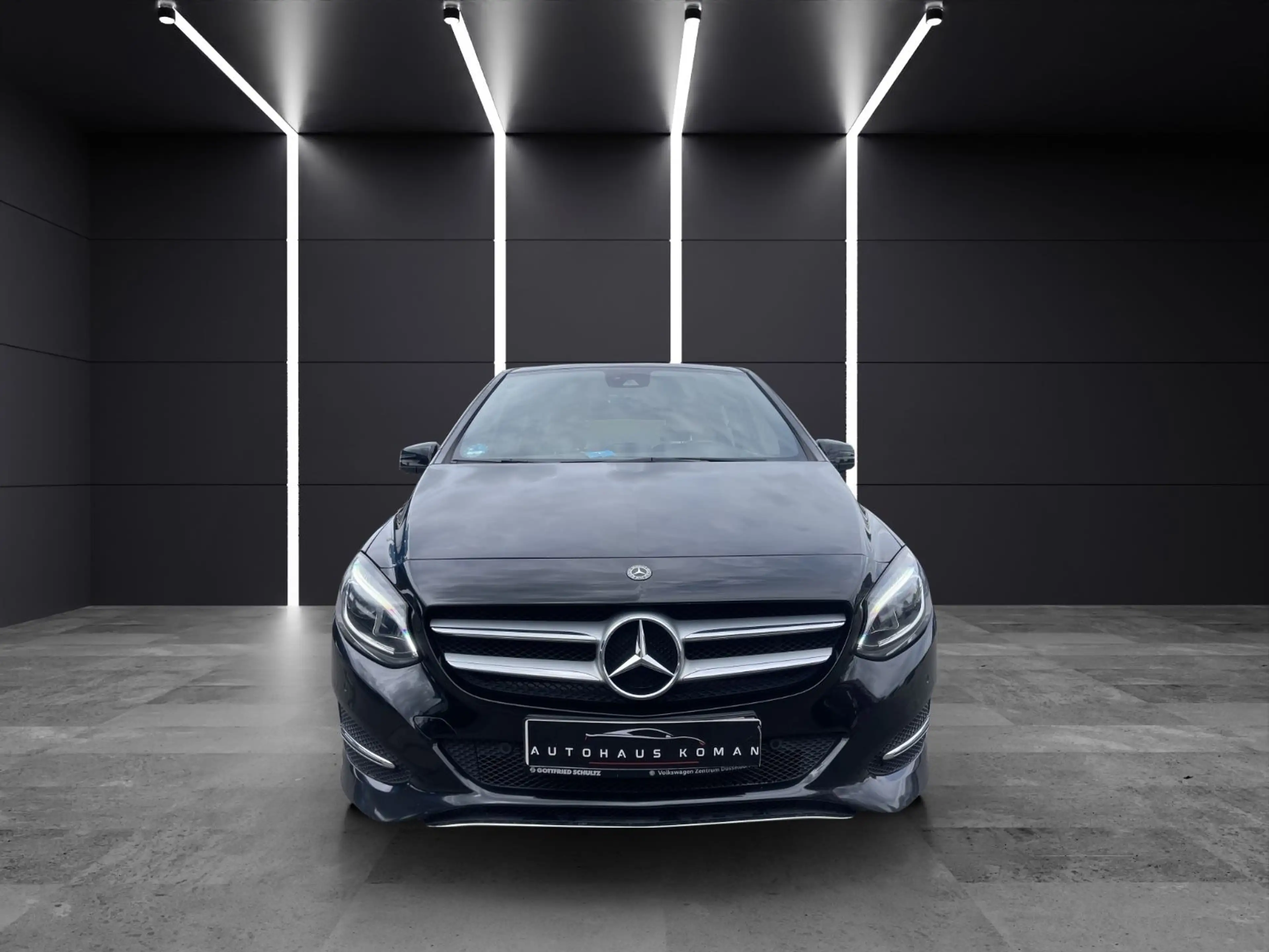Mercedes-Benz B 200 B200 Urban Style*AUTOM.*S.HEFT*PDC*NAVI*AHK*2.HA — photo 3