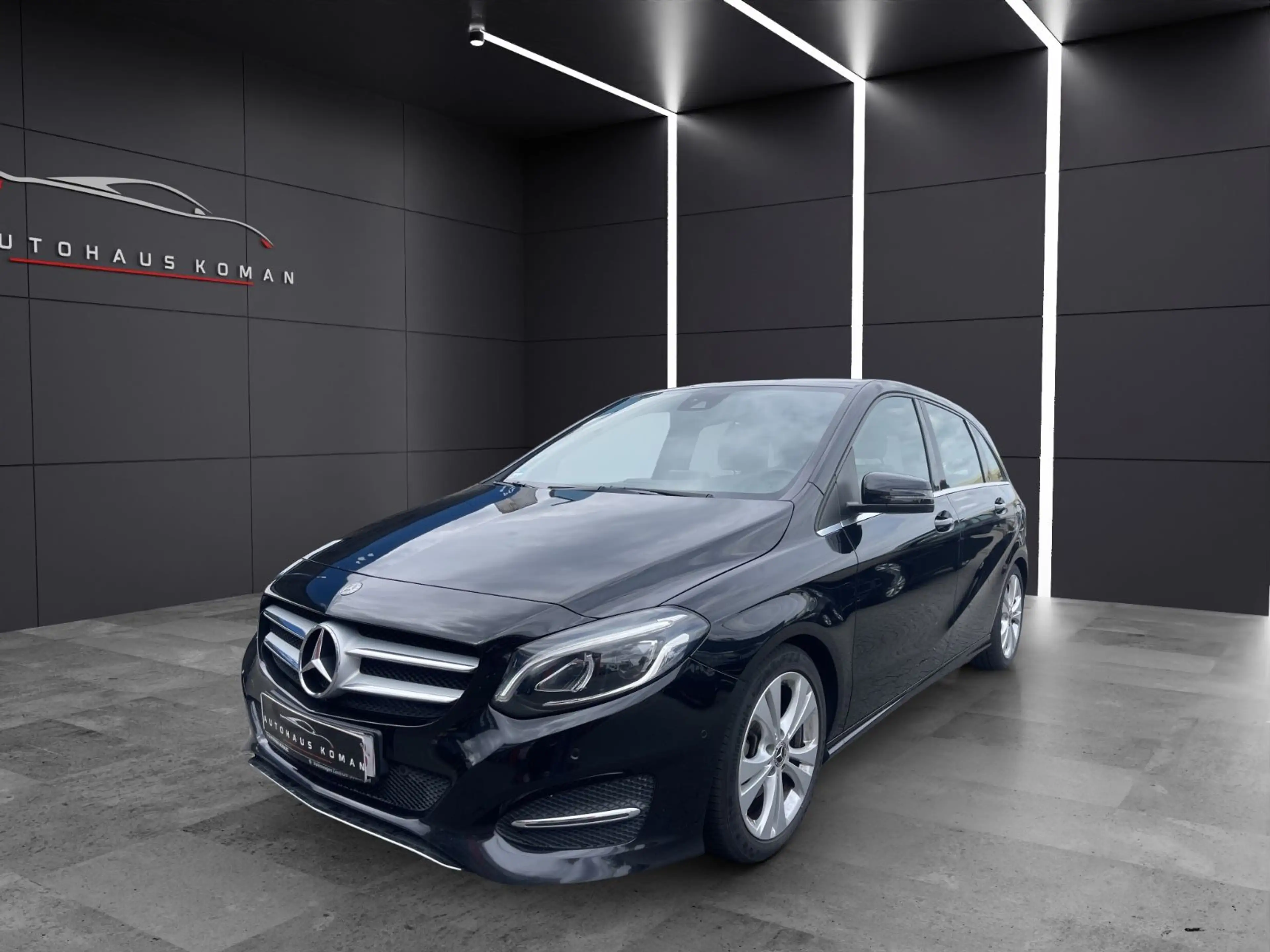 Mercedes-Benz B 200 B200 Urban Style*AUTOM.*S.HEFT*PDC*NAVI*AHK*2.HA