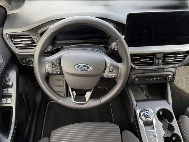 Ford Focus view 15