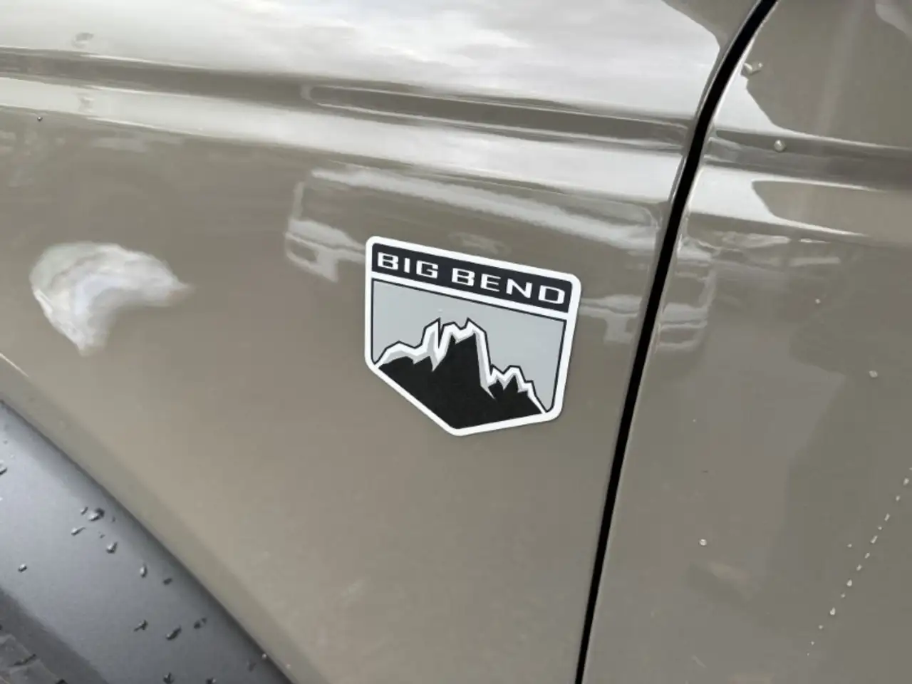 Ford Bronco снимка Ford Bronco