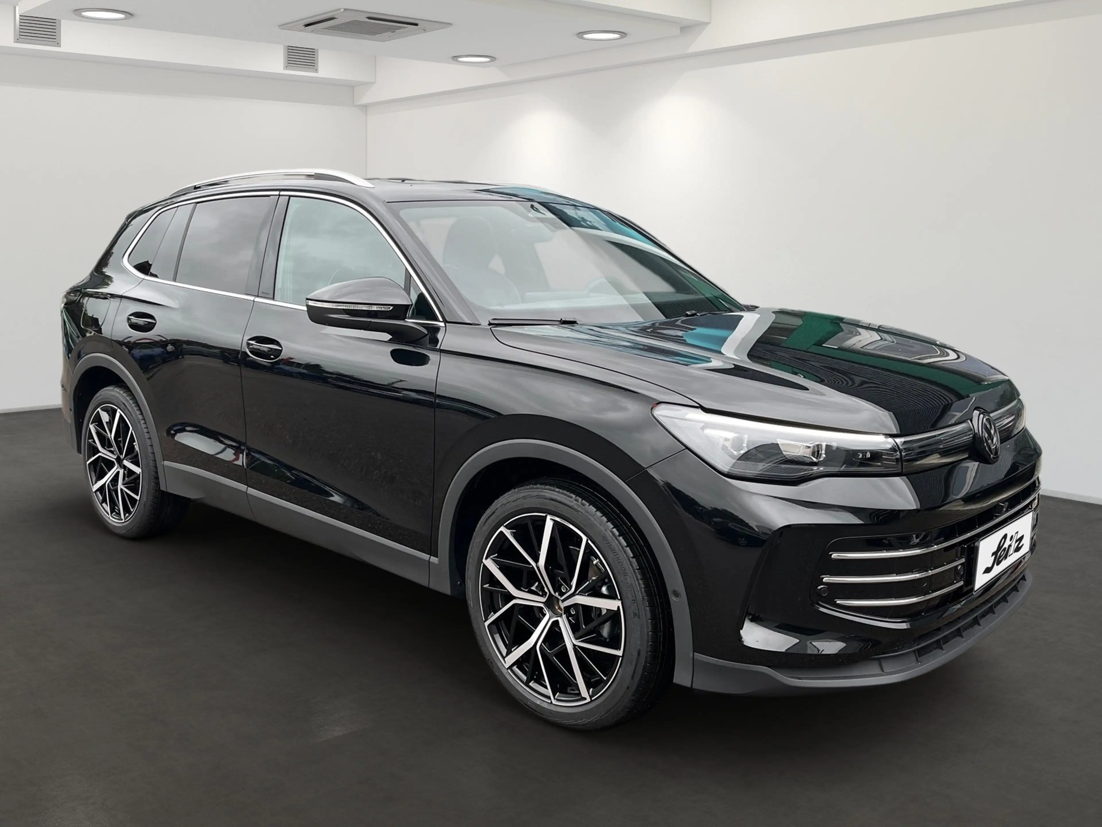 Volkswagen Tiguan 1.5 eTSI Elegance *PANO*AHK*NAVI* — photo 3