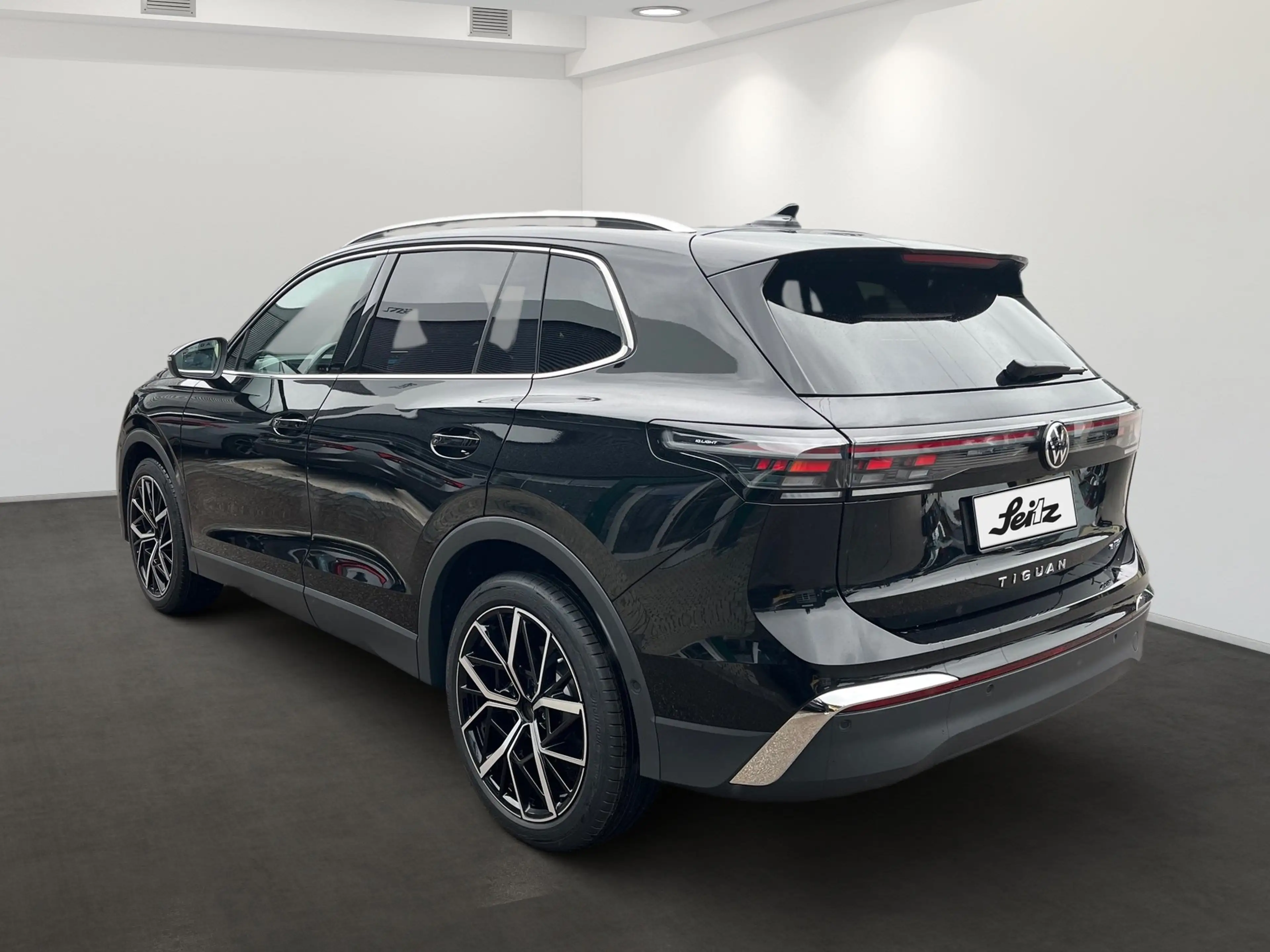 Volkswagen Tiguan 1.5 eTSI Elegance *PANO*AHK*NAVI* — photo 5