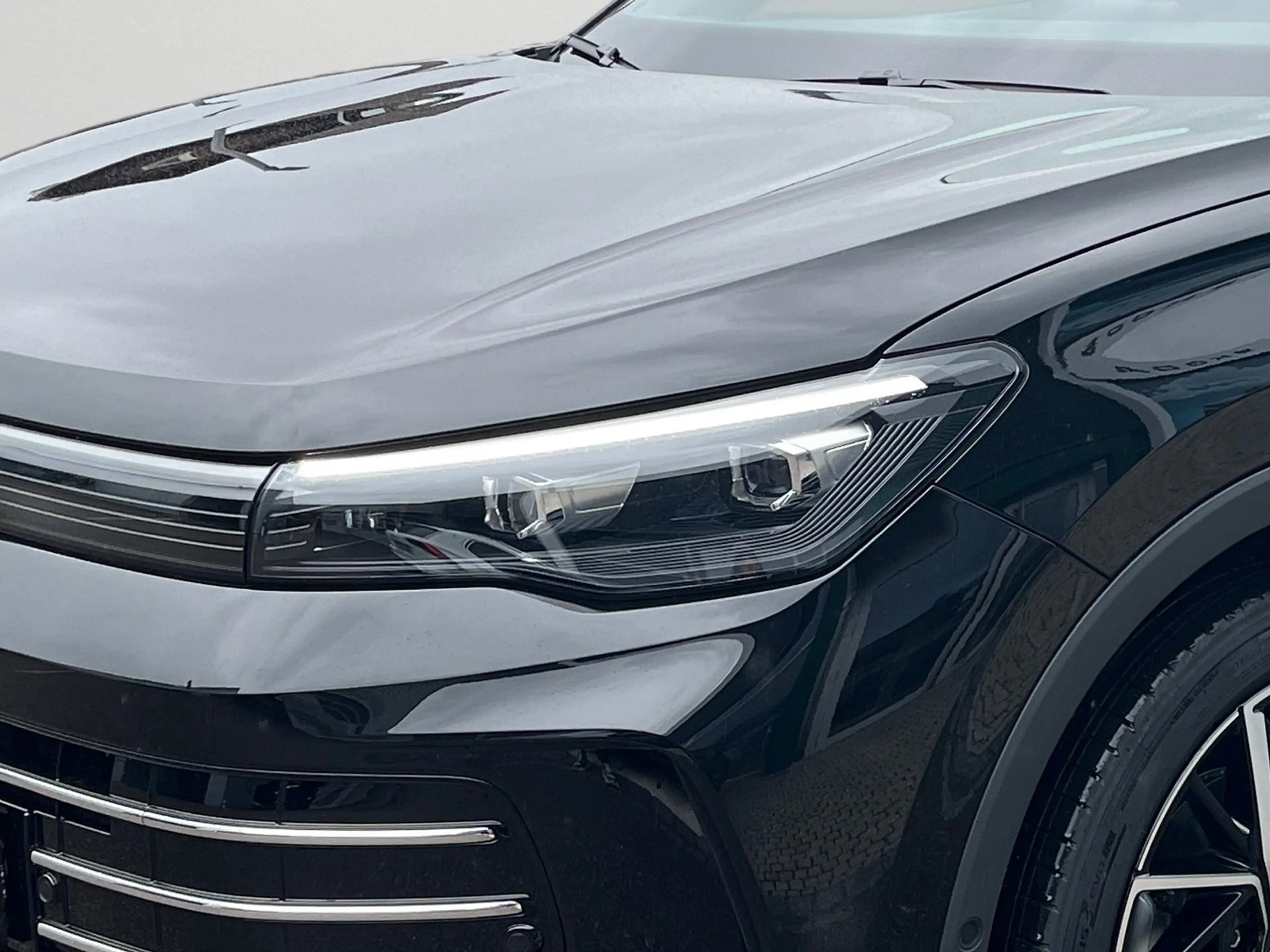 Volkswagen Tiguan 1.5 eTSI Elegance *PANO*AHK*NAVI* — photo 8