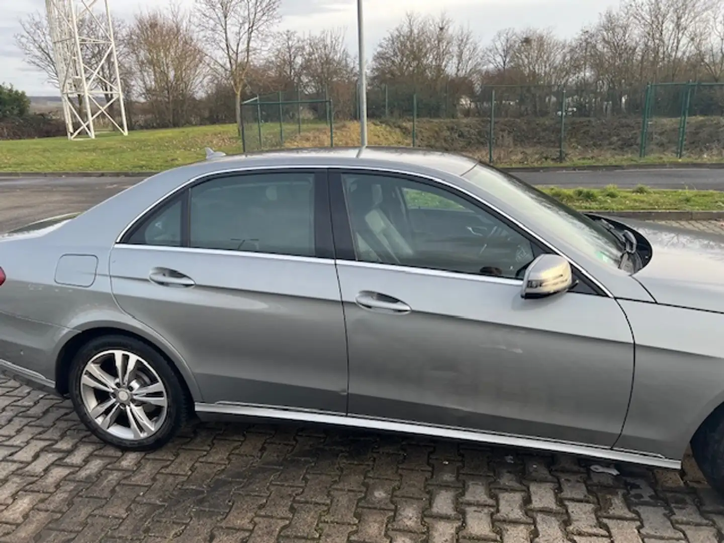 Mercedes-Benz E 250 E-Klasse Diesel CDI DPF BlueEFFICIENCY Automatik A Plateado - 1