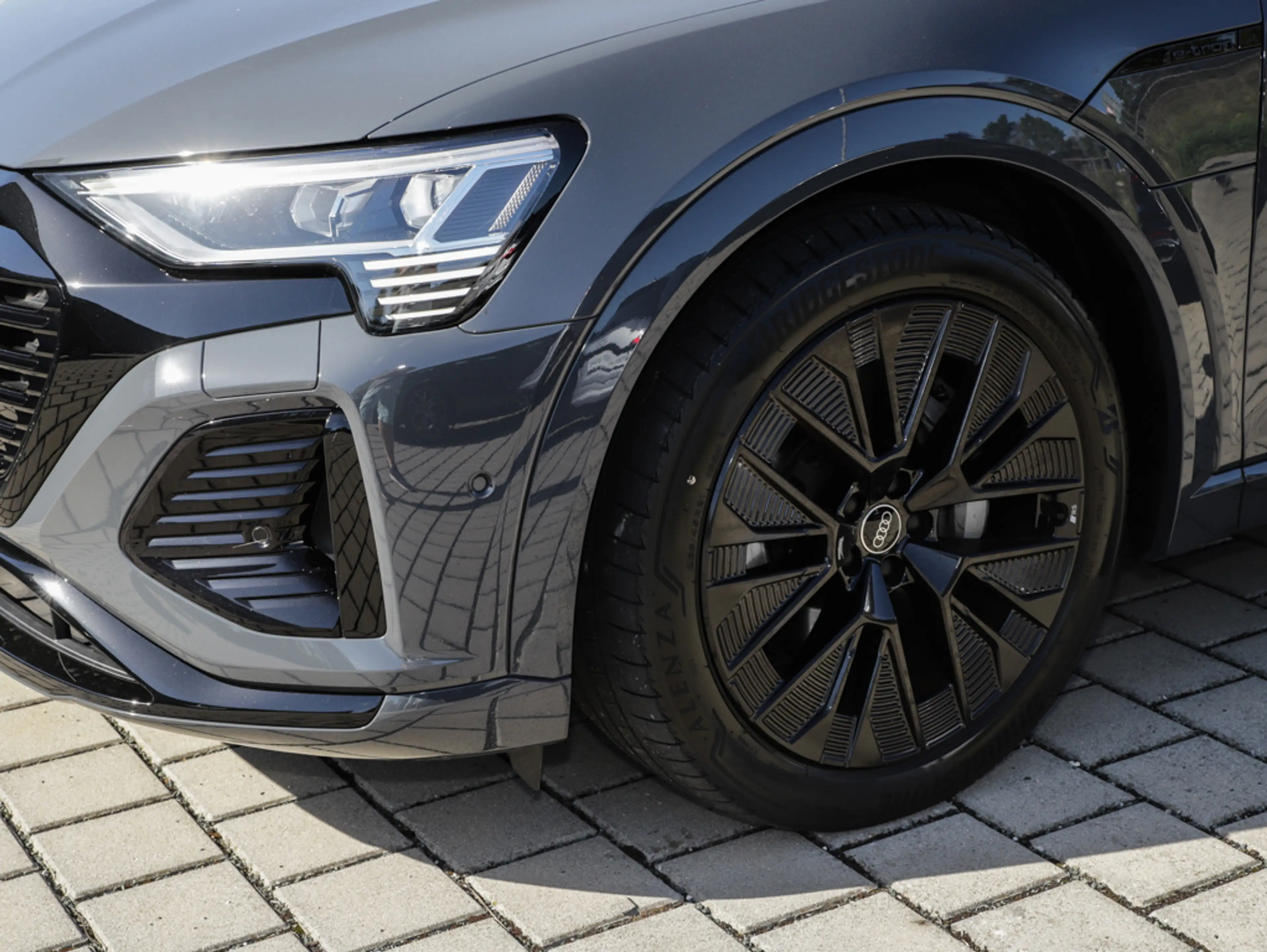 Audi Q8 e-tron Sportback 50 qu 2x S line B&O Nav 360° — photo 4