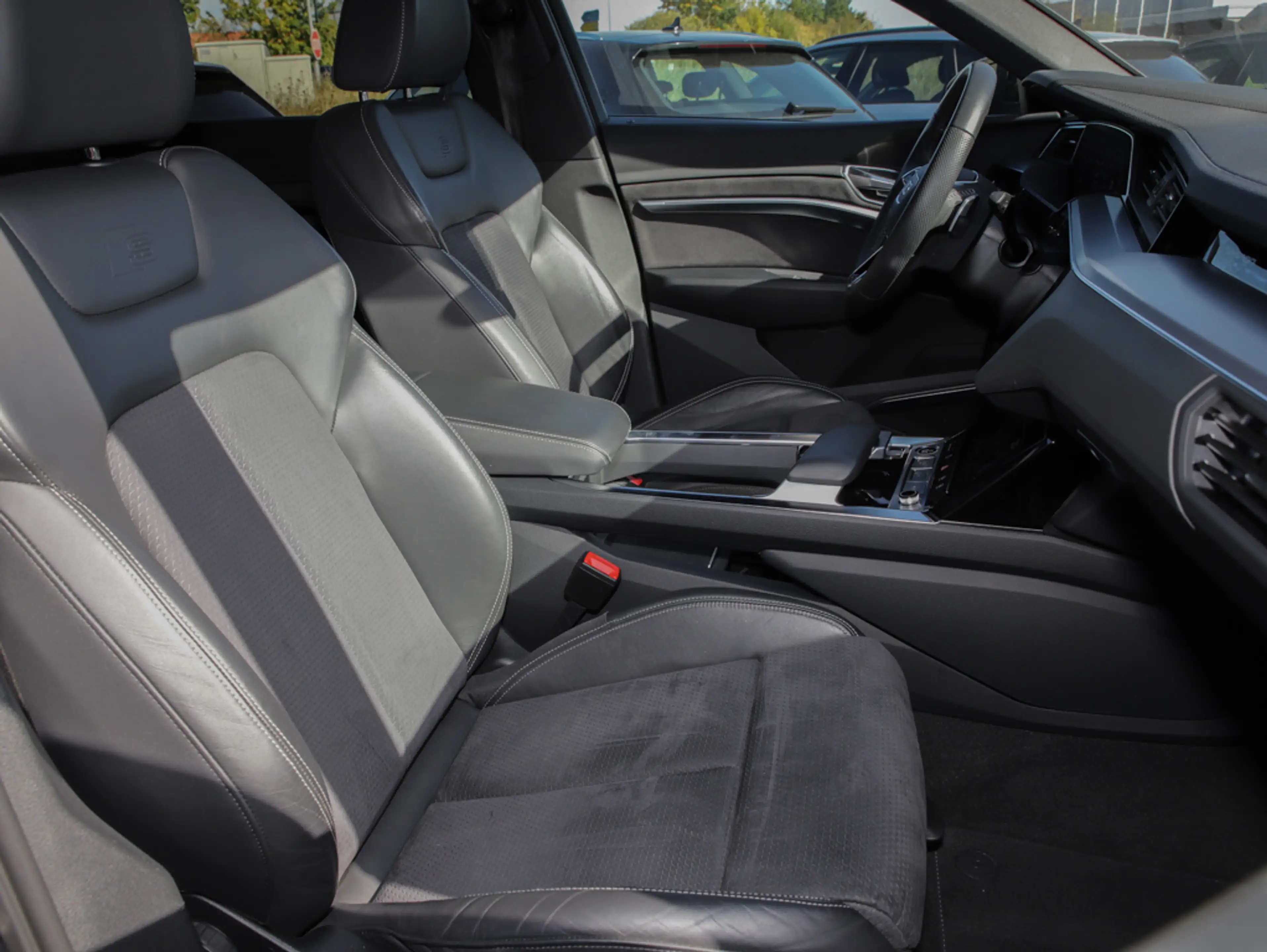 Audi Q8 e-tron Sportback 50 qu 2x S line B&O Nav 360° — photo 5