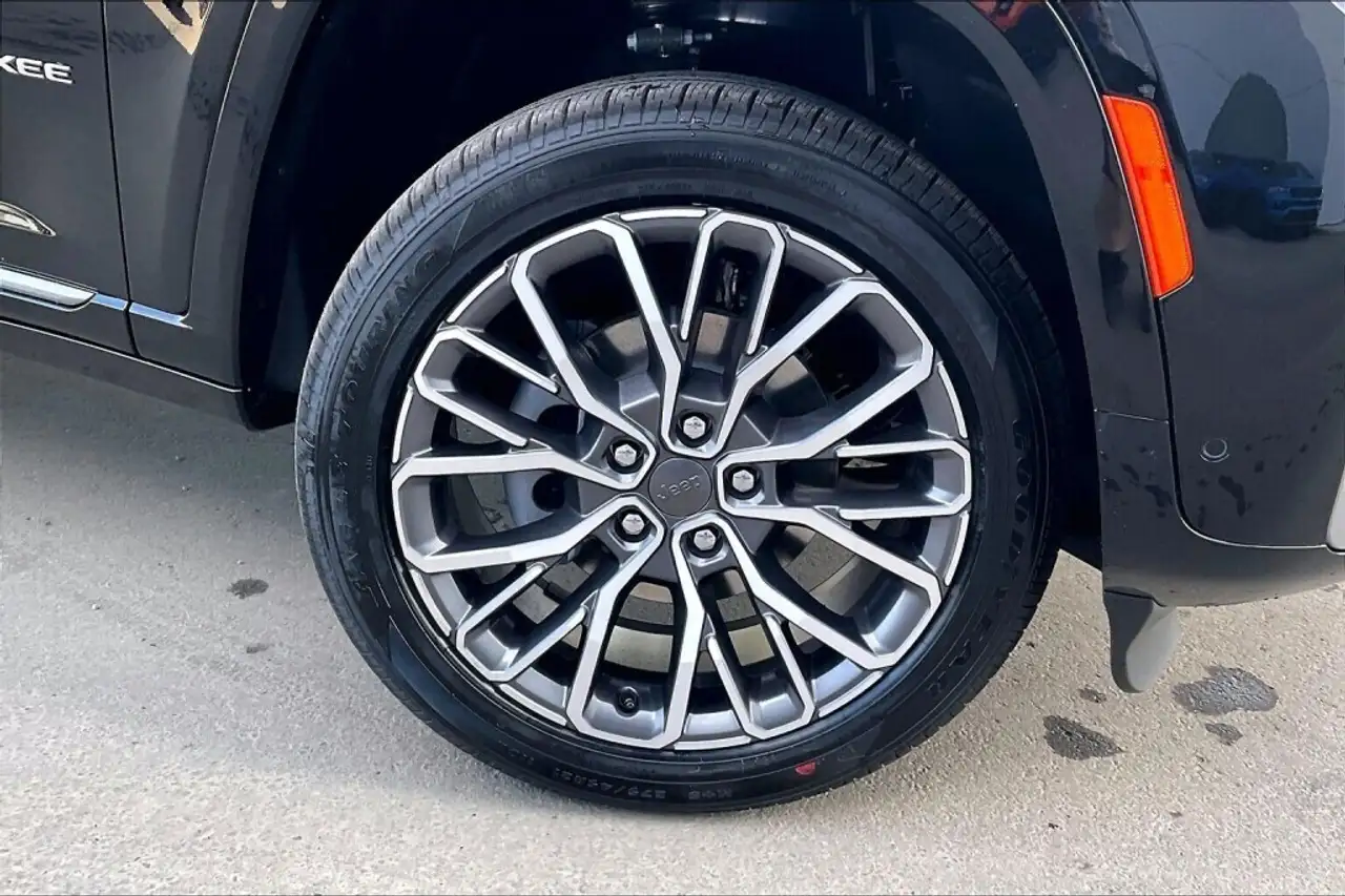 Jeep Grand Cherokee снимка Jeep Grand Cherokee