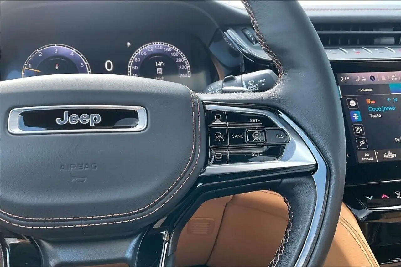 Jeep Grand Cherokee снимка Jeep Grand Cherokee
