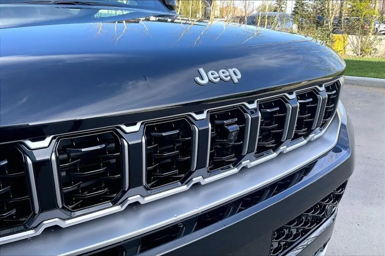 Jeep Grand Cherokee снимка Jeep Grand Cherokee