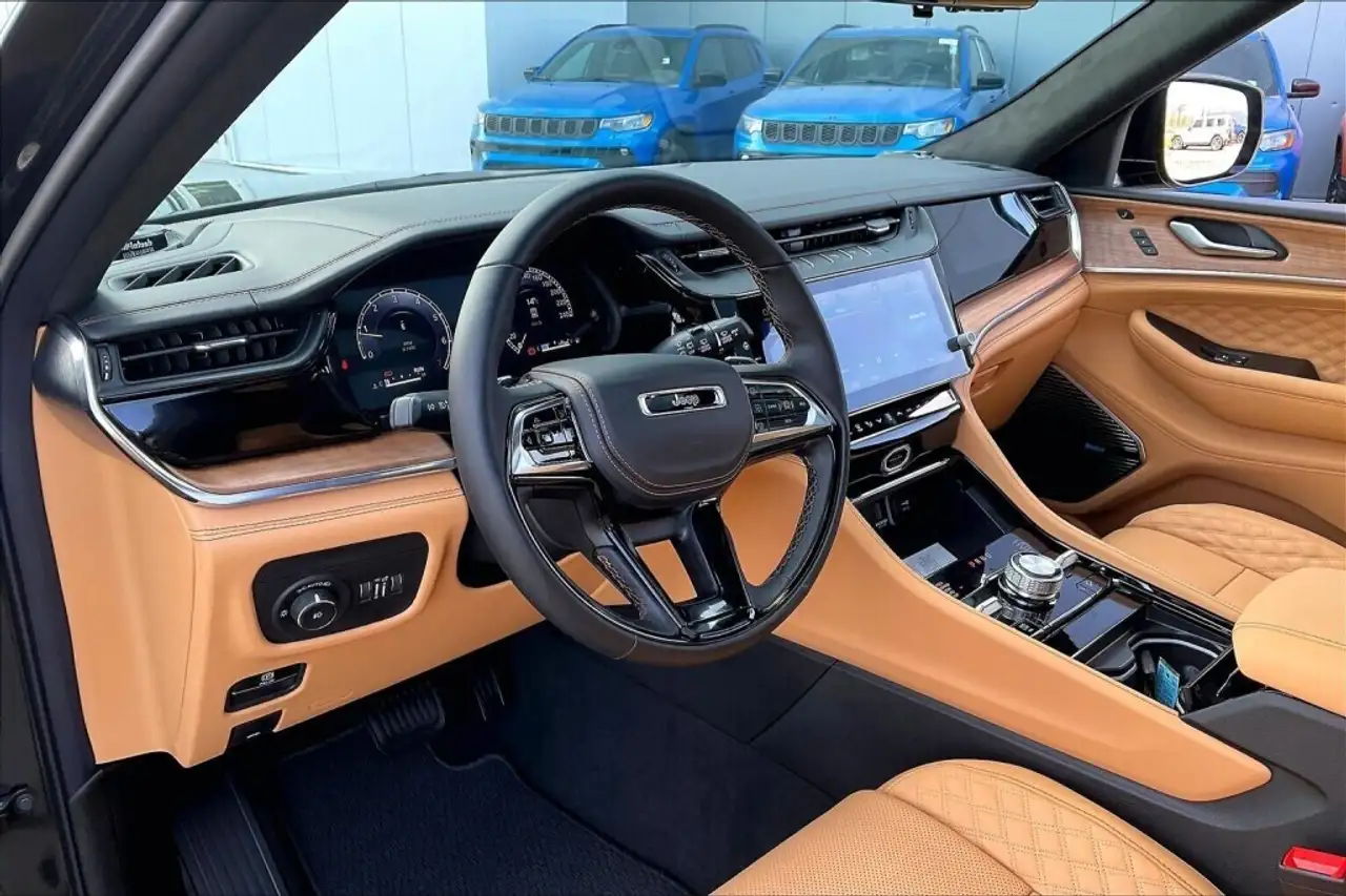 Jeep Grand Cherokee снимка Jeep Grand Cherokee
