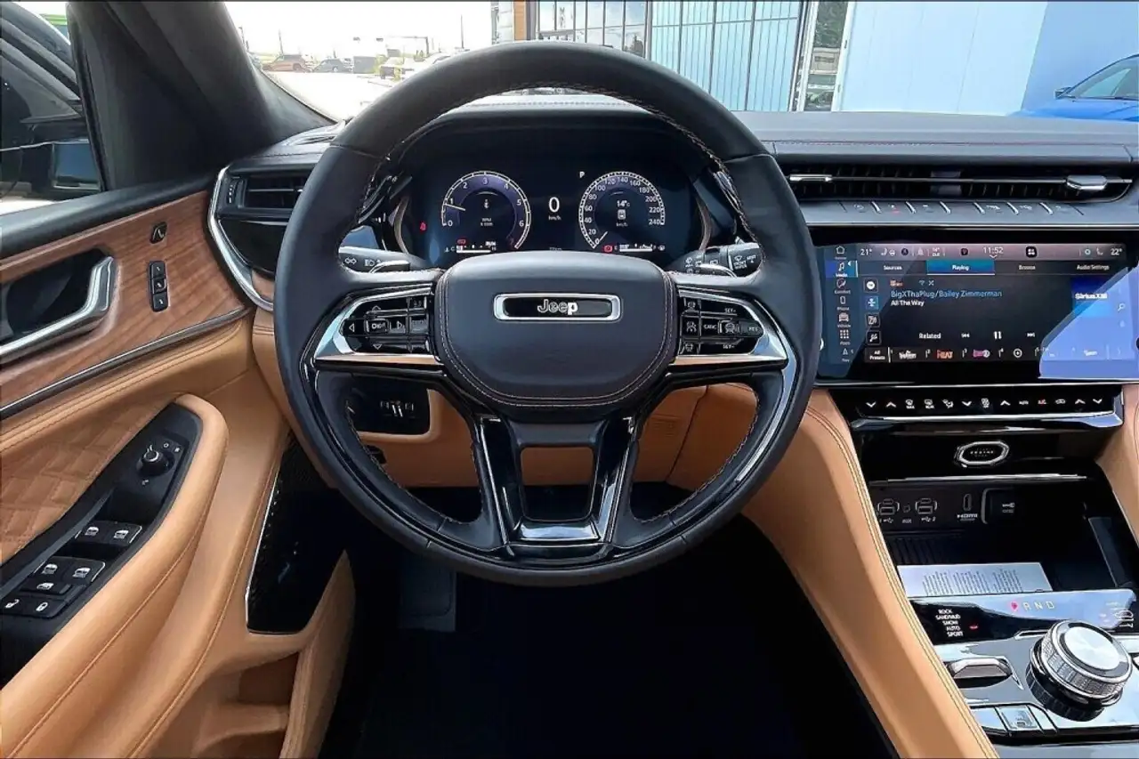 Jeep Grand Cherokee снимка Jeep Grand Cherokee