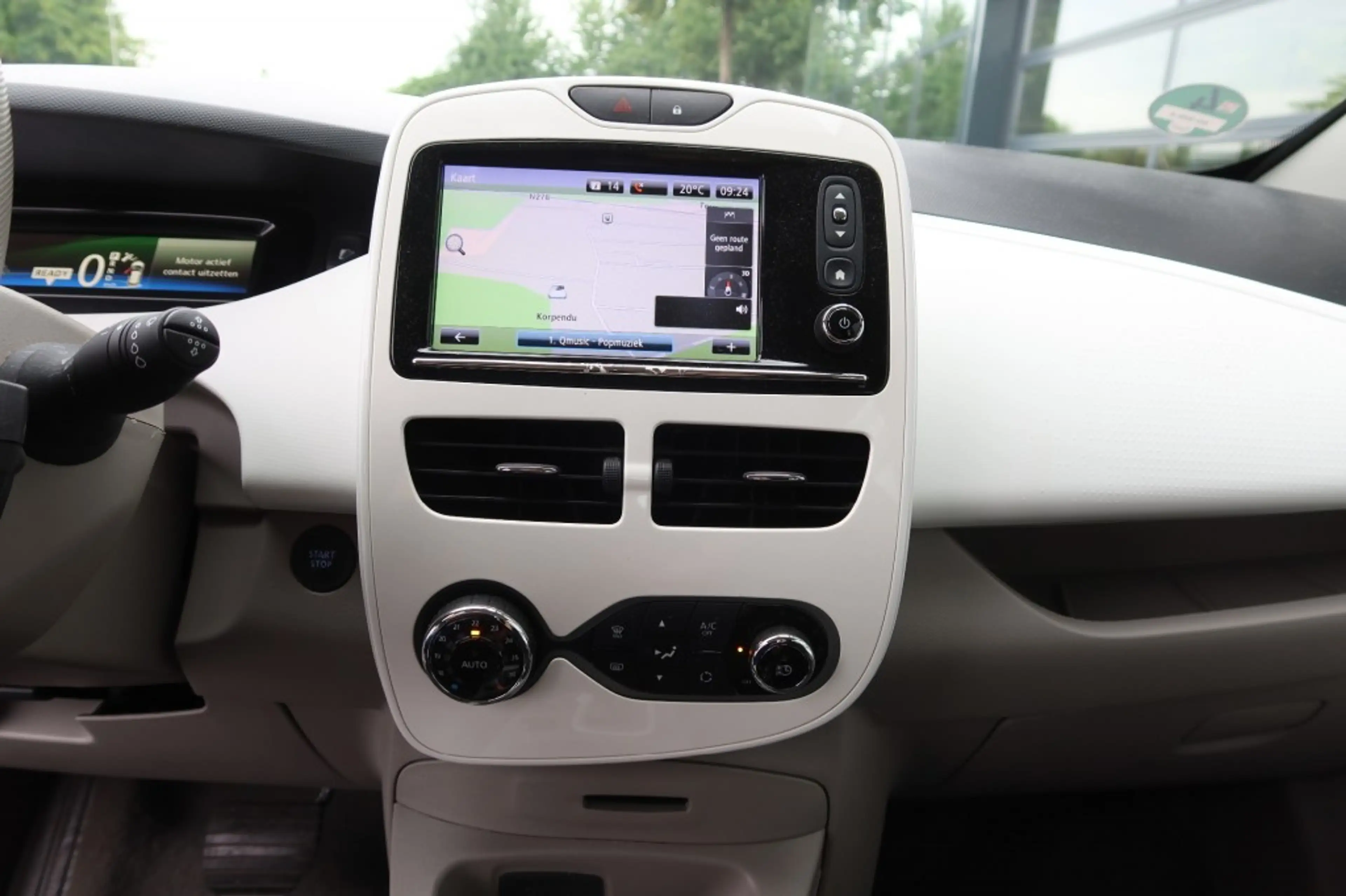 Renault ZOE R90 Life 41kWh NAVI, Camera, PDC, Cruise, Koop Acc — photo 9