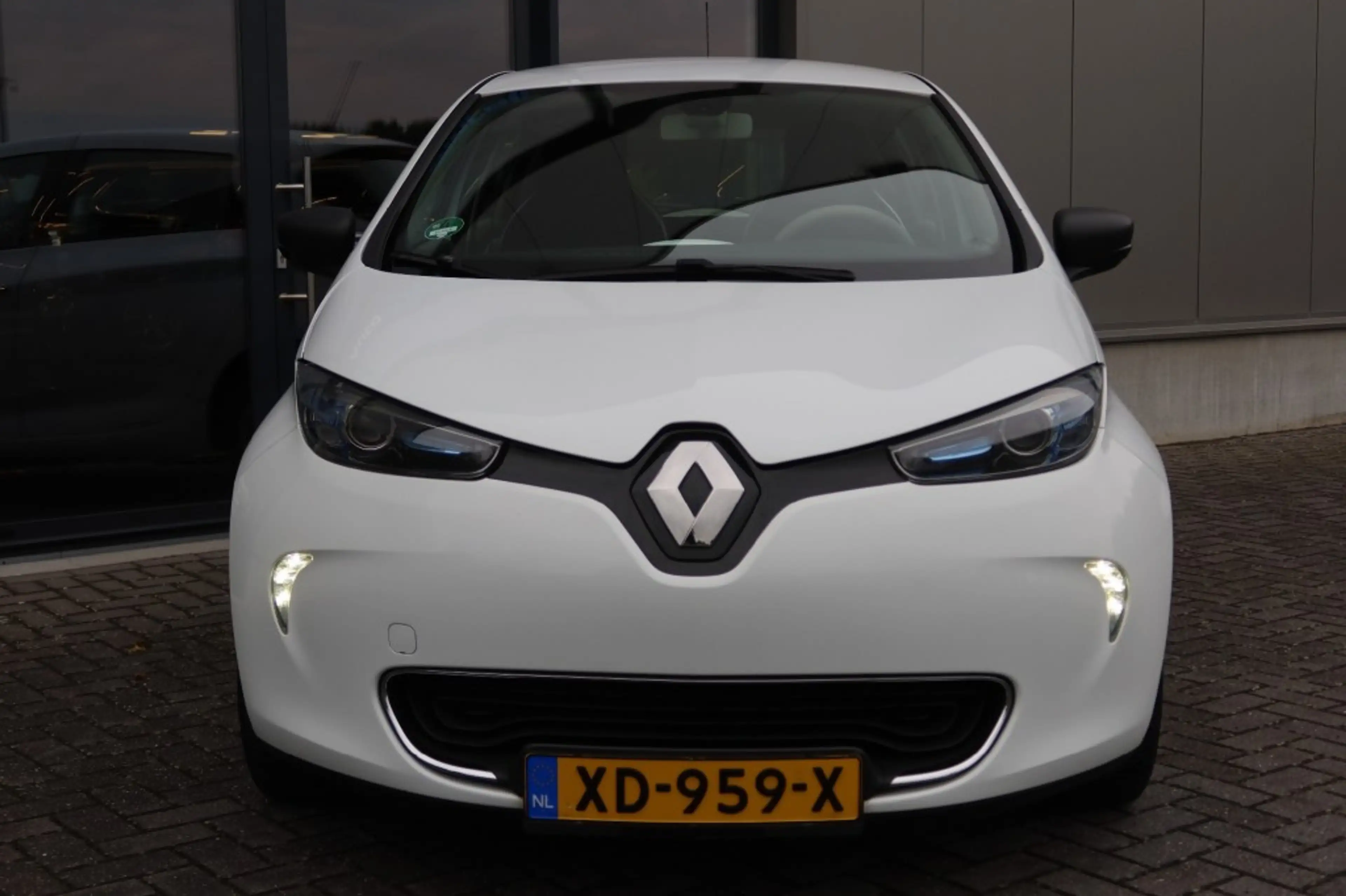 Renault ZOE R90 Life 41kWh NAVI, Camera, PDC, Cruise, Koop Acc — photo 2