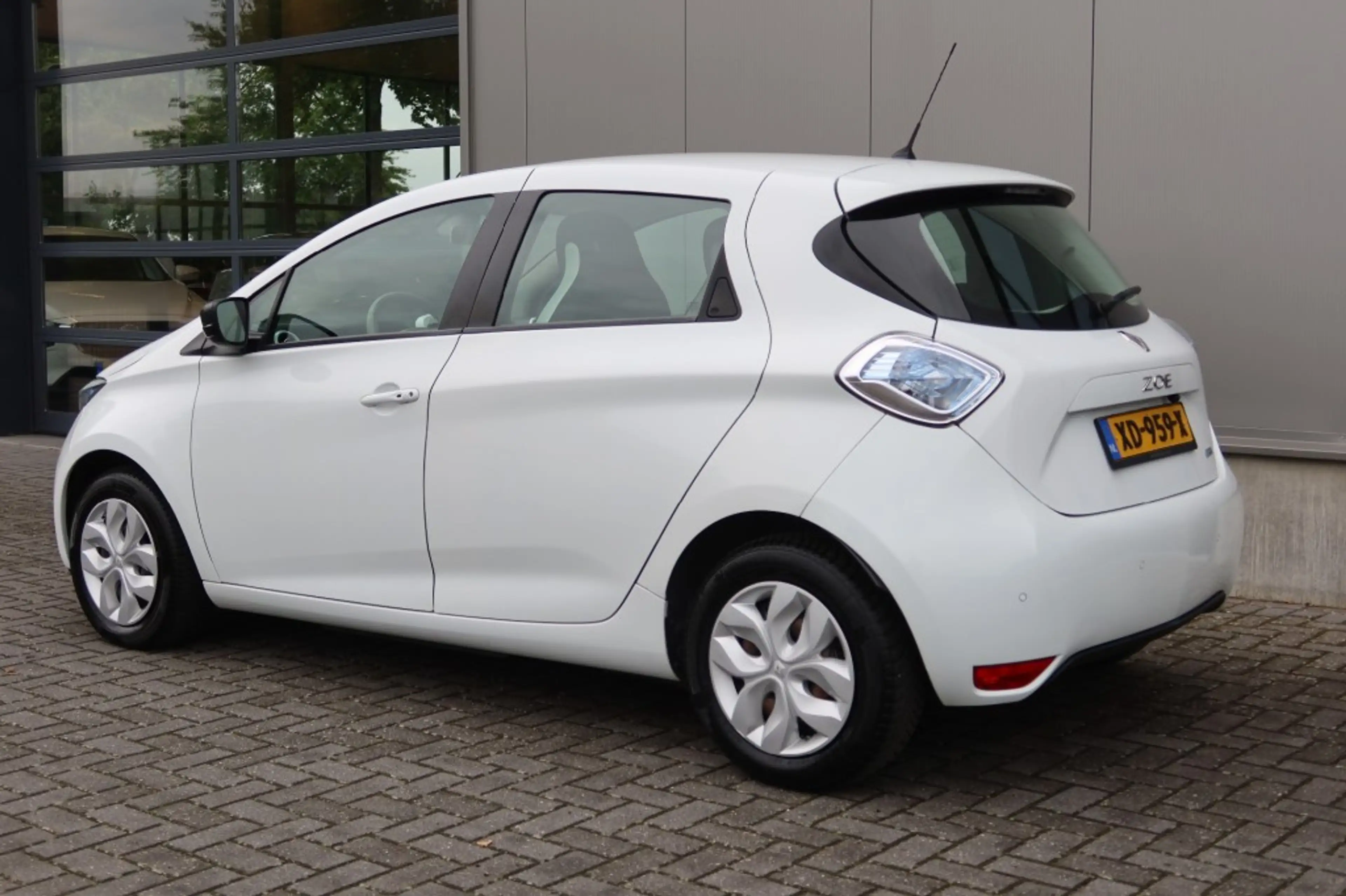 Renault ZOE R90 Life 41kWh NAVI, Camera, PDC, Cruise, Koop Acc — photo 4