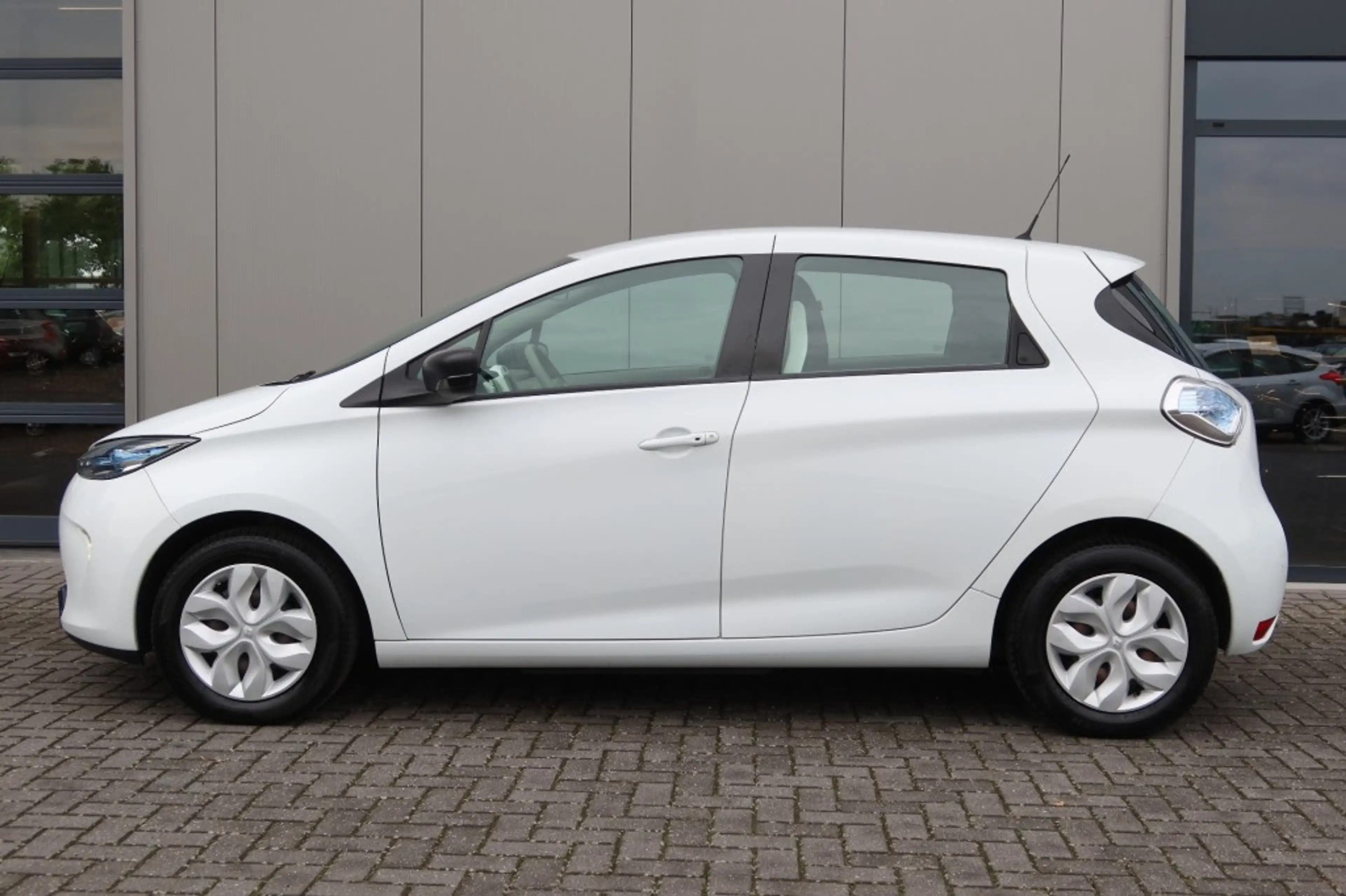 Renault ZOE R90 Life 41kWh NAVI, Camera, PDC, Cruise, Koop Acc — photo 3