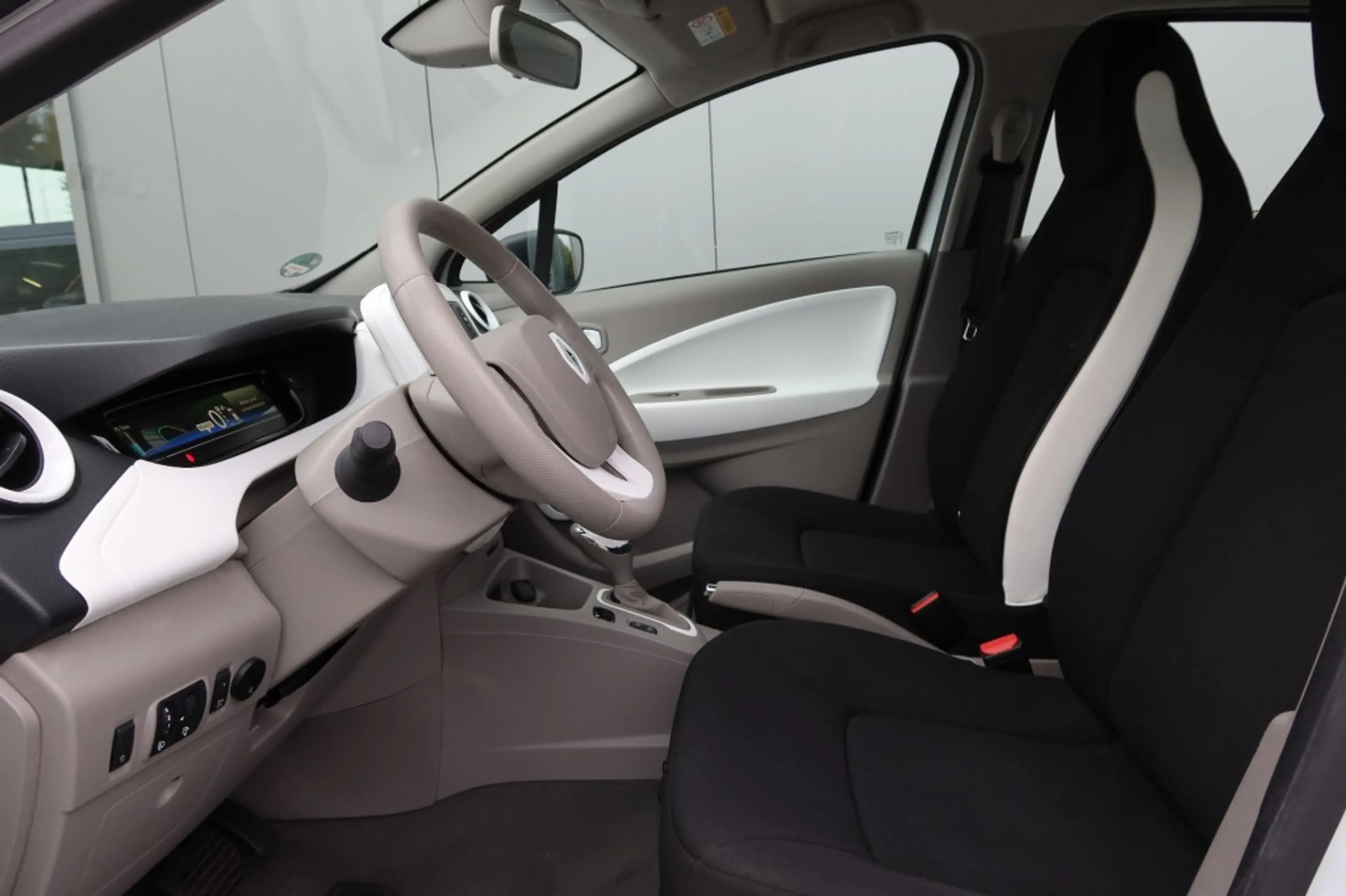 Renault ZOE R90 Life 41kWh NAVI, Camera, PDC, Cruise, Koop Acc — photo 5
