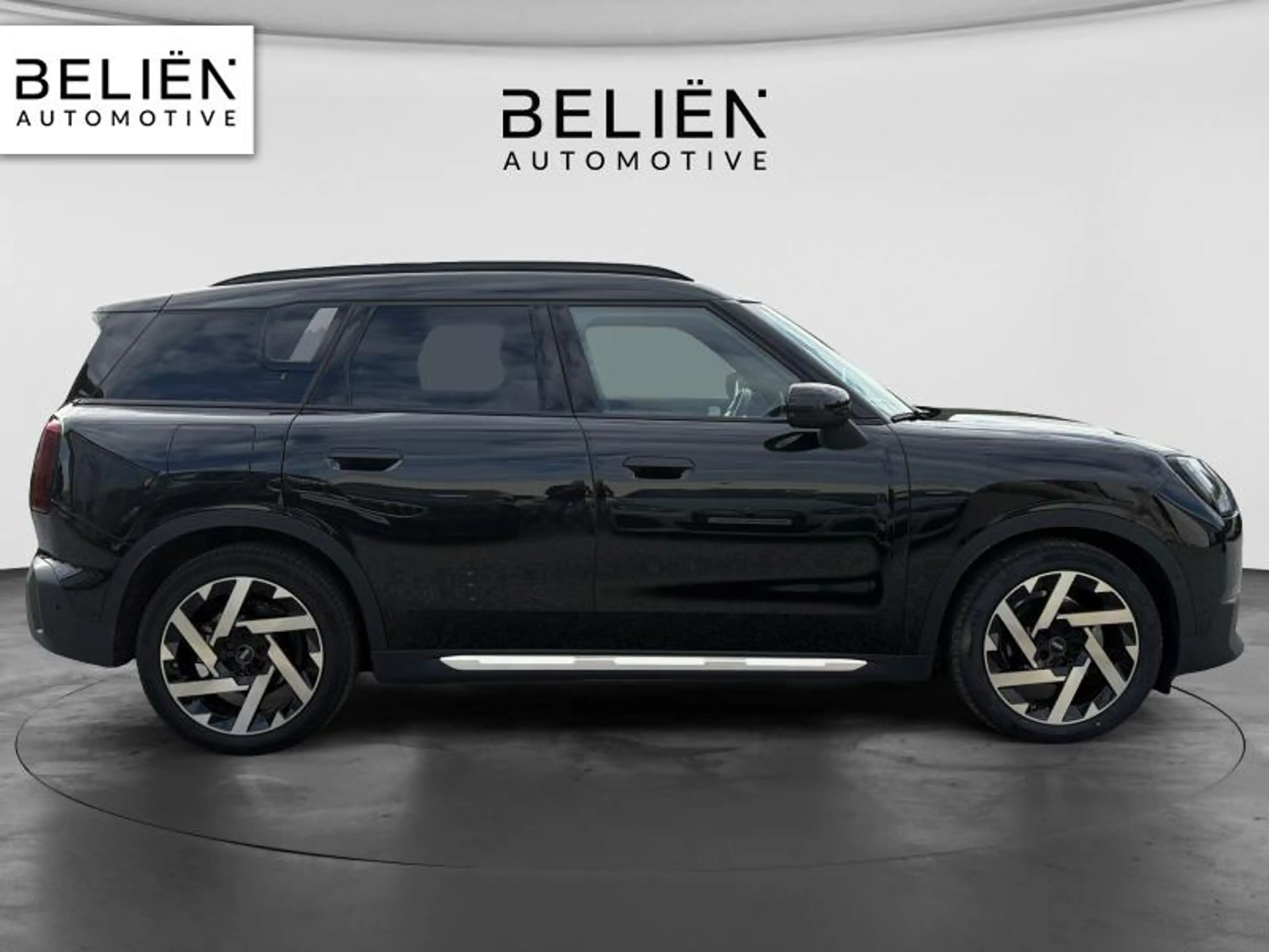 MINI Countryman E Favoured Trim — photo 6