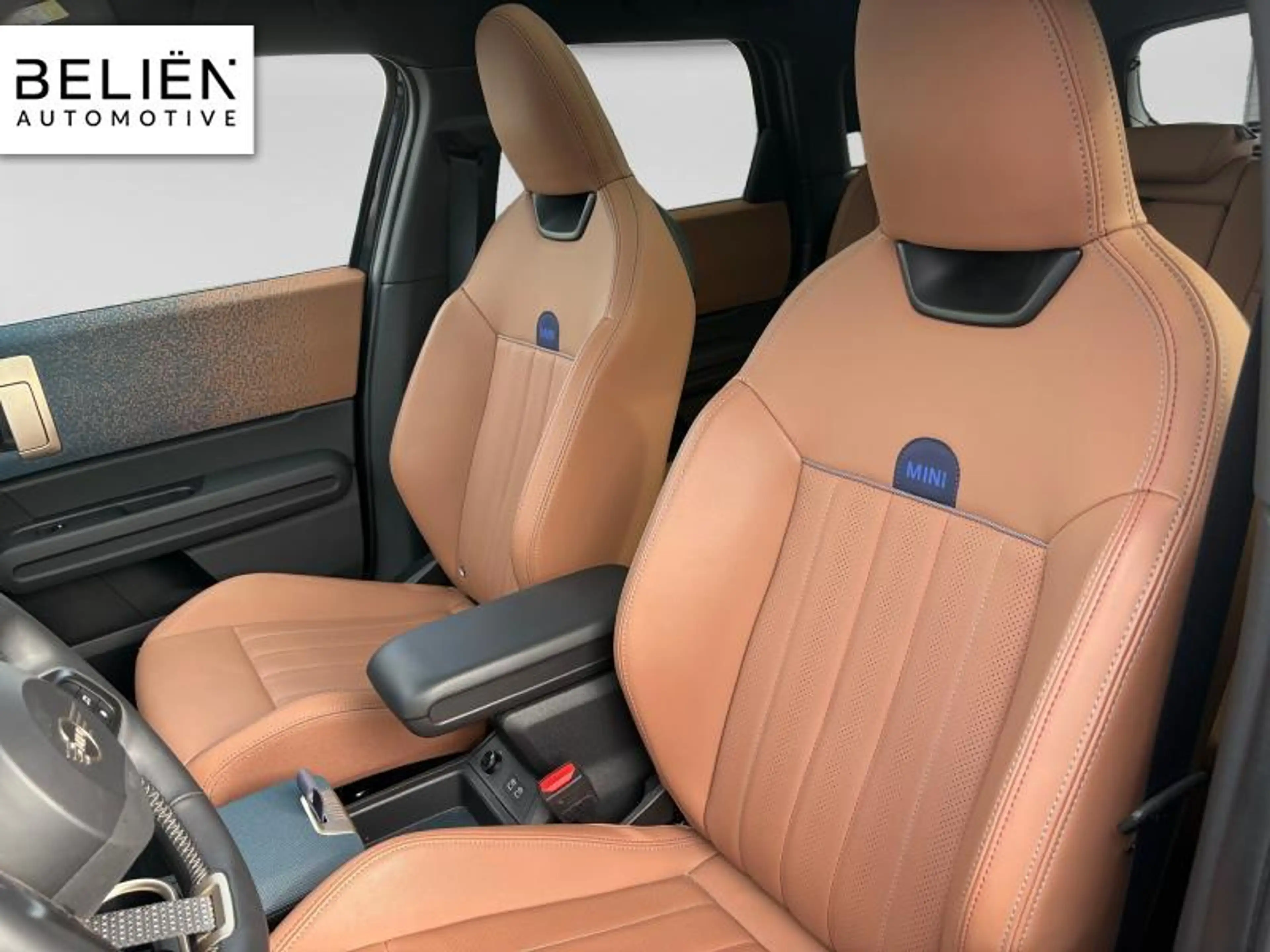 MINI Countryman E Favoured Trim — photo 11