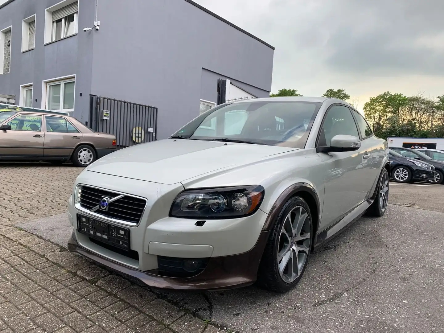 Volvo C30 2.0 Momentum*KLIMA*SITZ-HZ*TÜV/INS NEU Wit - 1