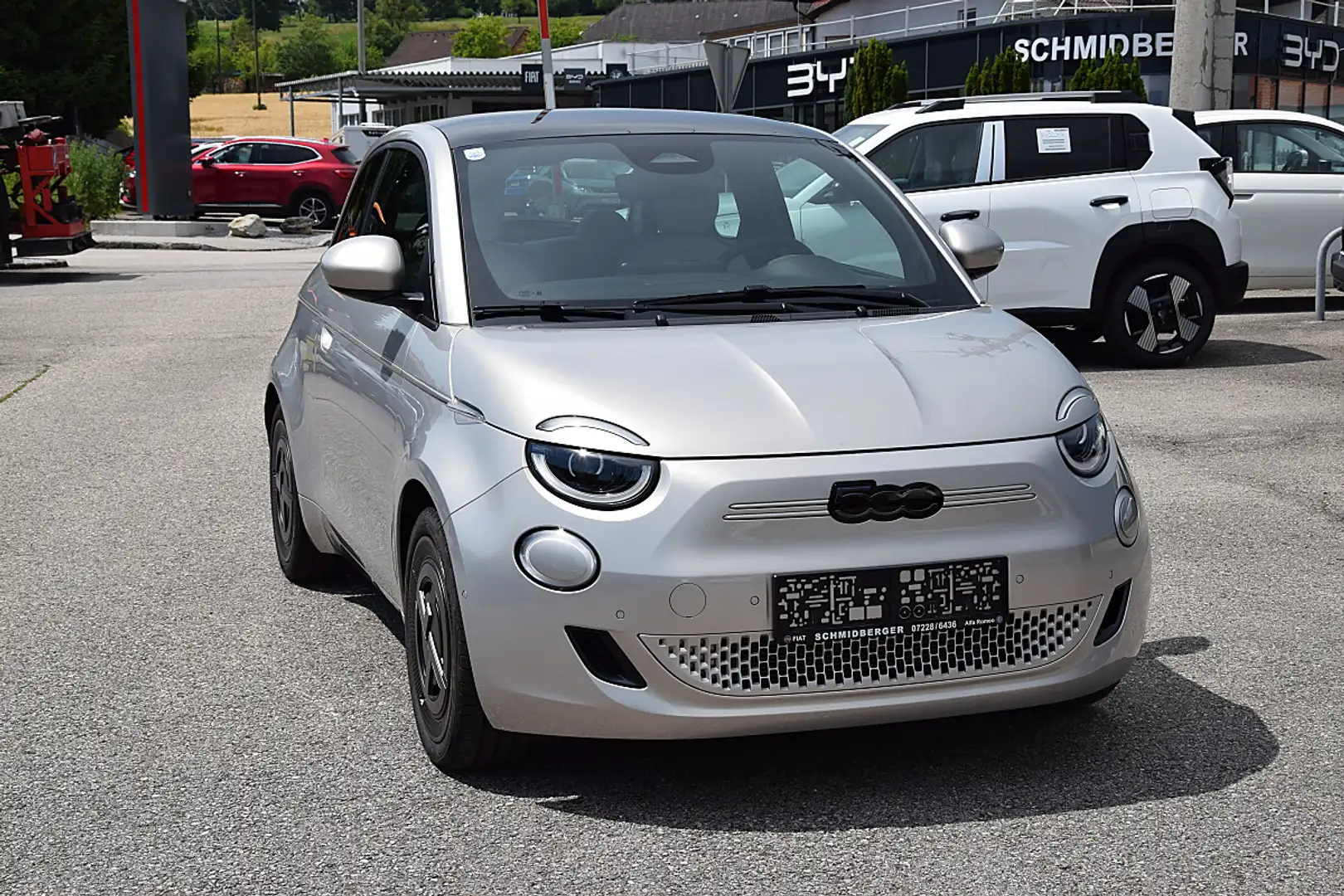 Fiat 500e 500 Elektro 43 kWh Giorgio Armani *Vorführwagen* Grau - 2