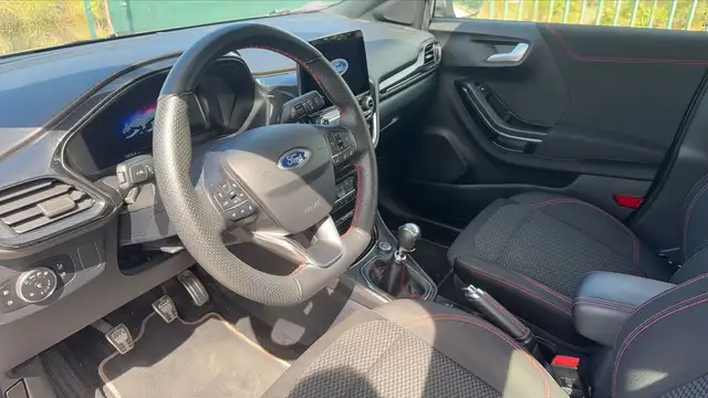 Ford Puma view 8