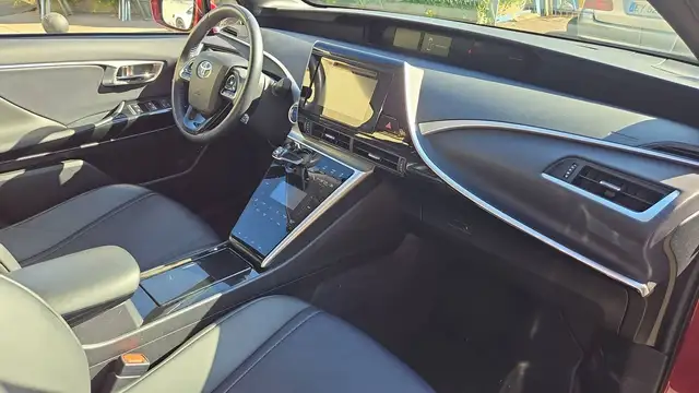 Toyota Mirai view 10