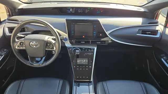 Toyota Mirai view 11