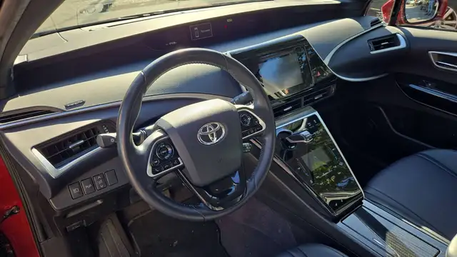 Toyota Mirai view 8