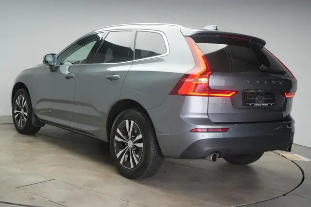 Volvo XC60 view 4