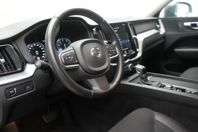 Volvo XC60 view 12