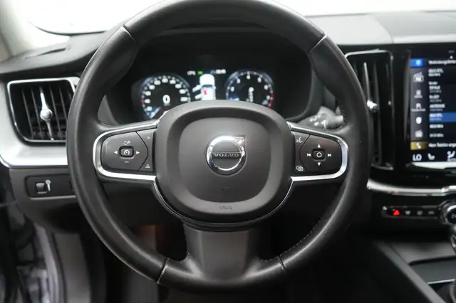 Volvo XC60 view 21