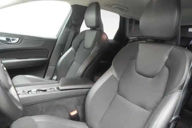 Volvo XC60 view 10