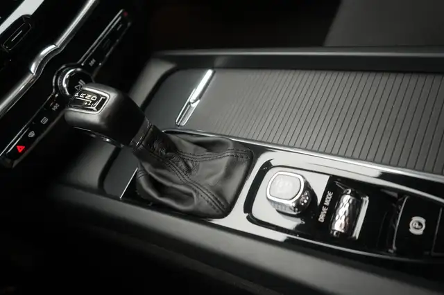 Volvo XC60 view 17