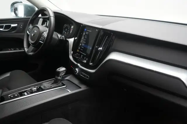 Volvo XC60 view 7