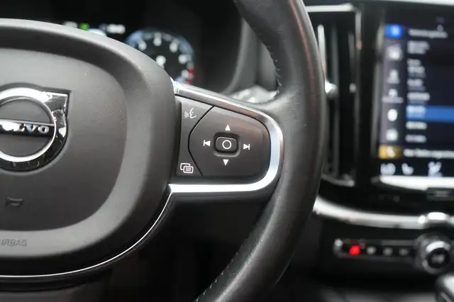 Volvo XC60 view 18