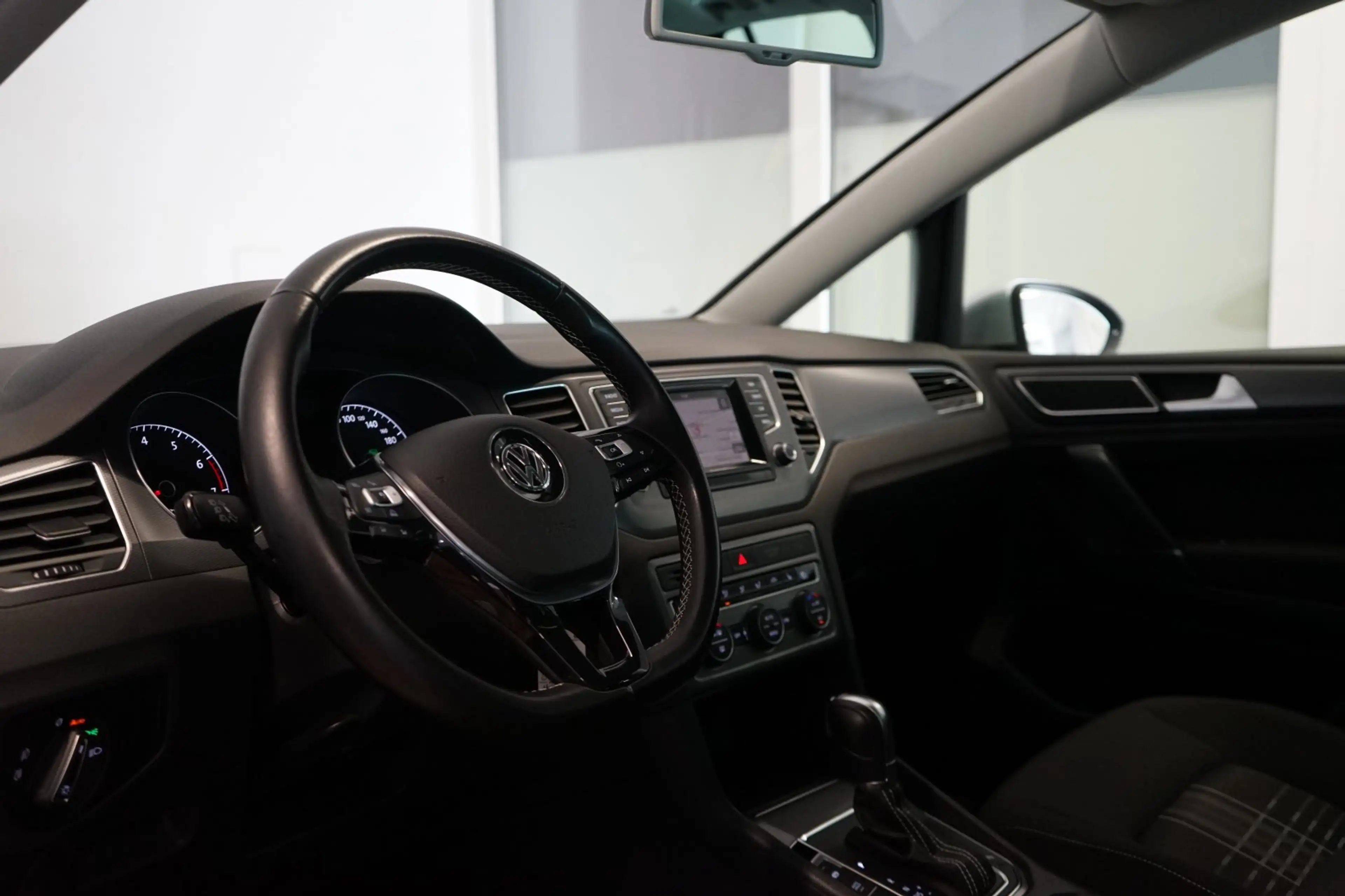 Volkswagen Golf Sportsvan VII Lounge|BI-XENON|NAVI|PANO|ACC — photo 8