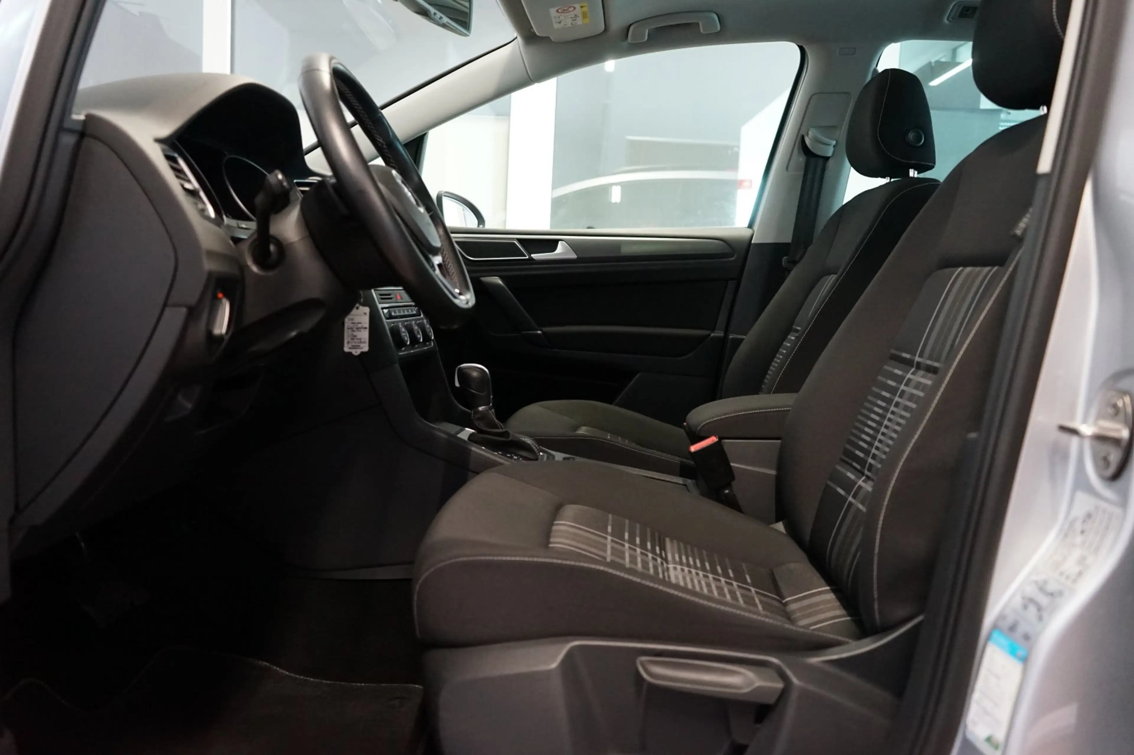 Volkswagen Golf Sportsvan VII Lounge|BI-XENON|NAVI|PANO|ACC — photo 6