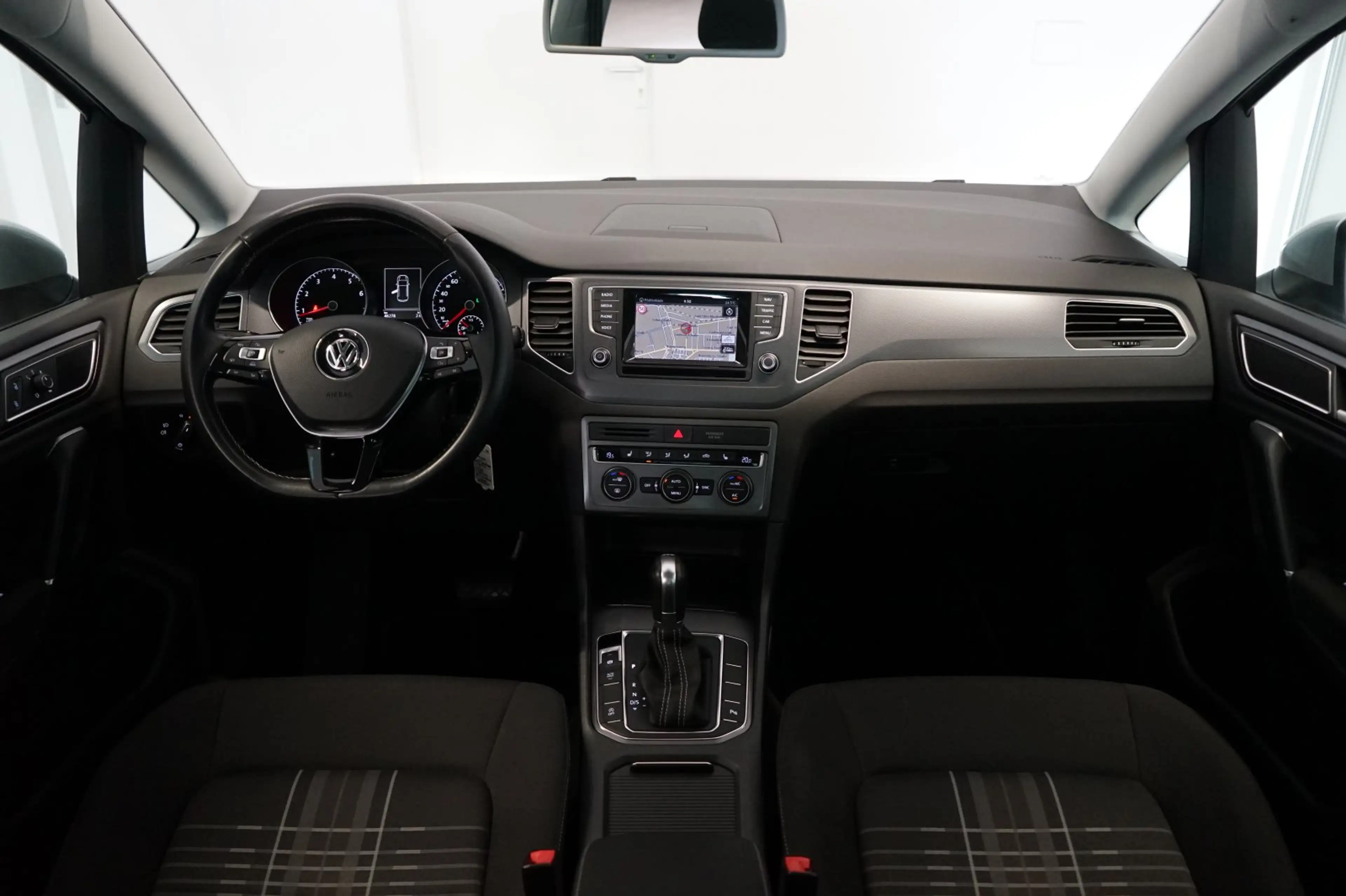 Volkswagen Golf Sportsvan VII Lounge|BI-XENON|NAVI|PANO|ACC — photo 10