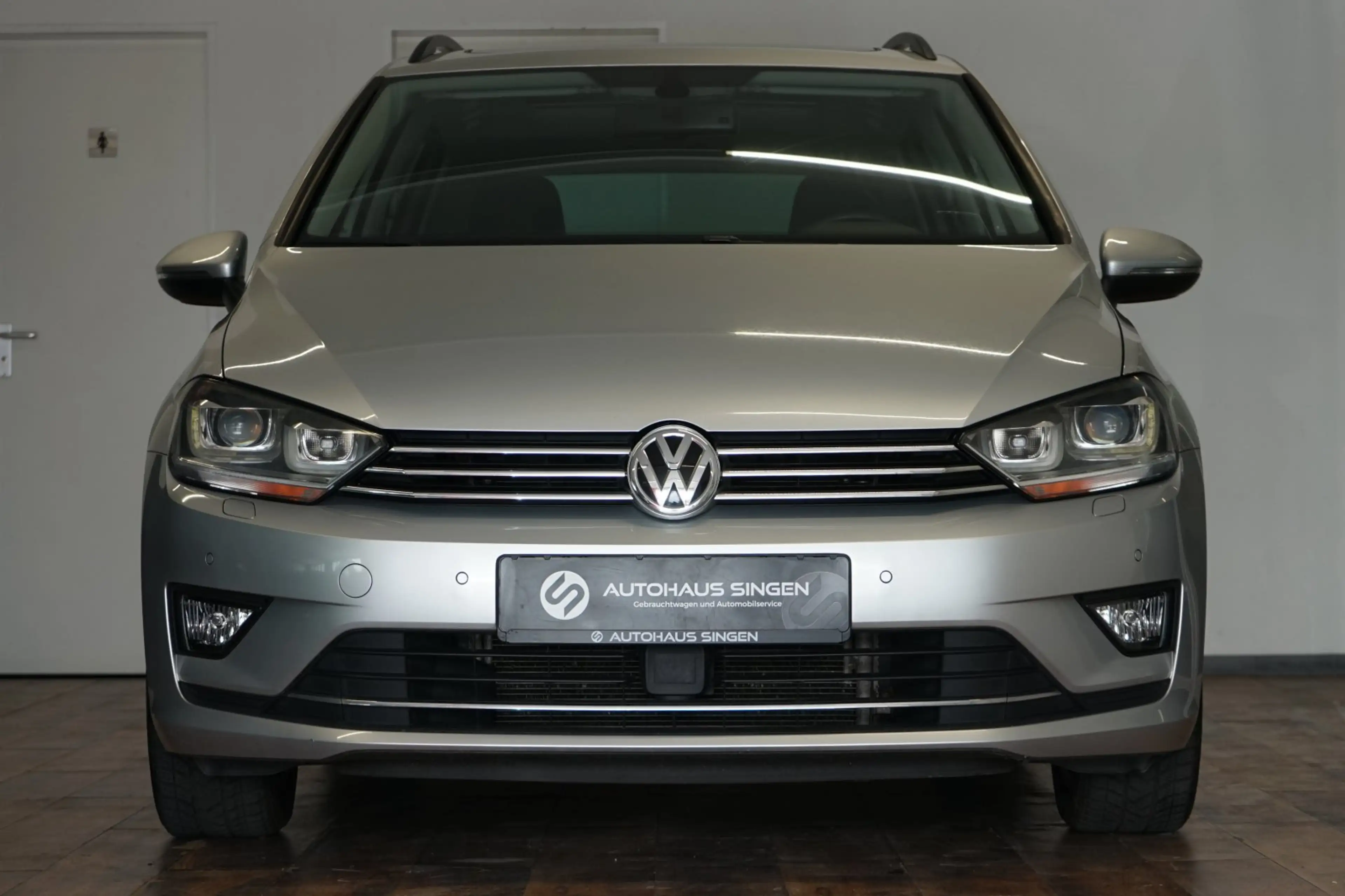 Volkswagen Golf Sportsvan VII Lounge|BI-XENON|NAVI|PANO|ACC — photo 4