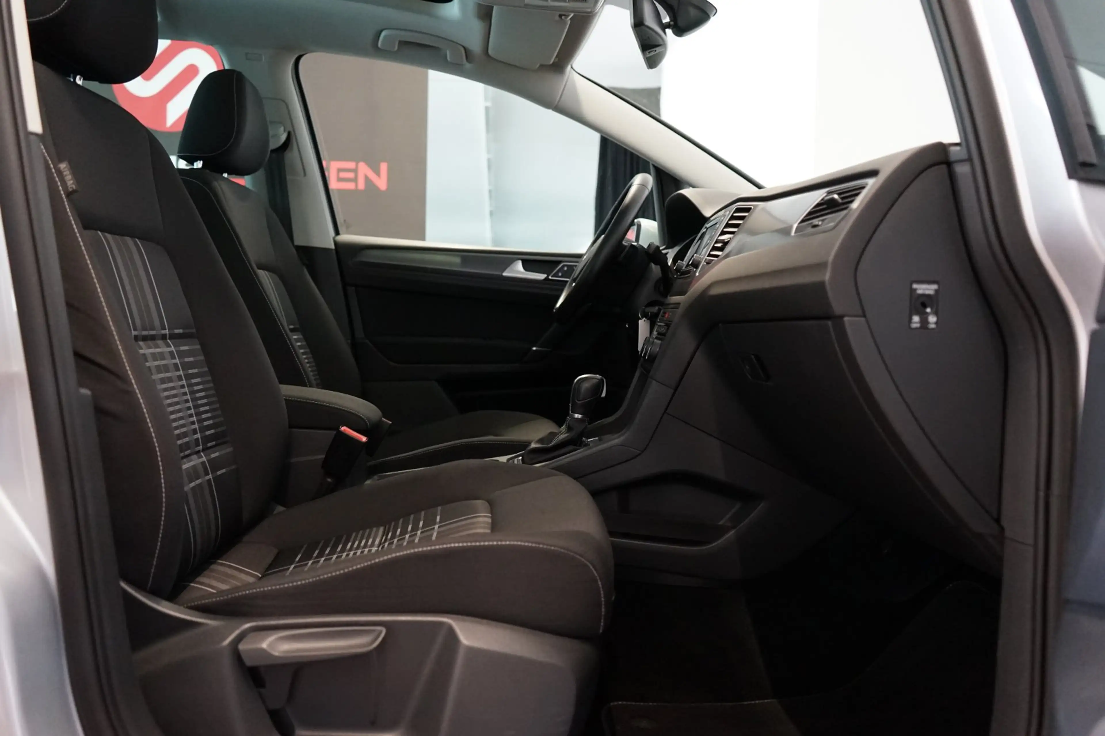 Volkswagen Golf Sportsvan VII Lounge|BI-XENON|NAVI|PANO|ACC — photo 11