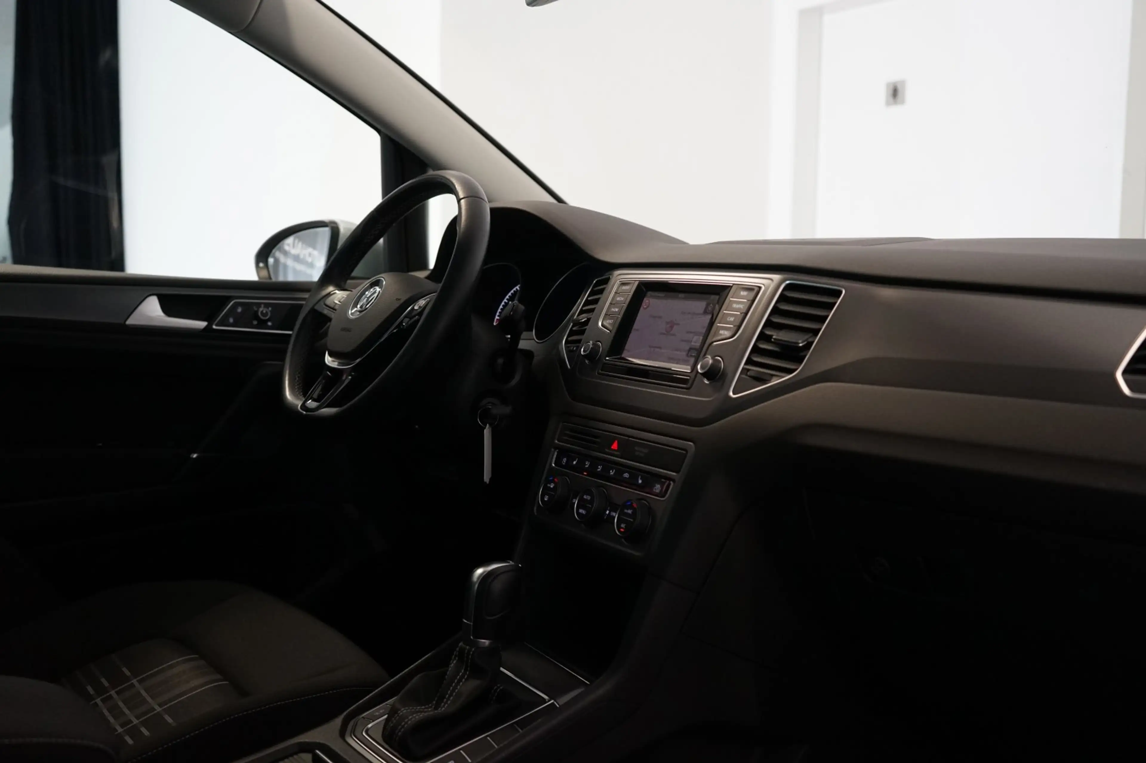 Volkswagen Golf Sportsvan VII Lounge|BI-XENON|NAVI|PANO|ACC — photo 12