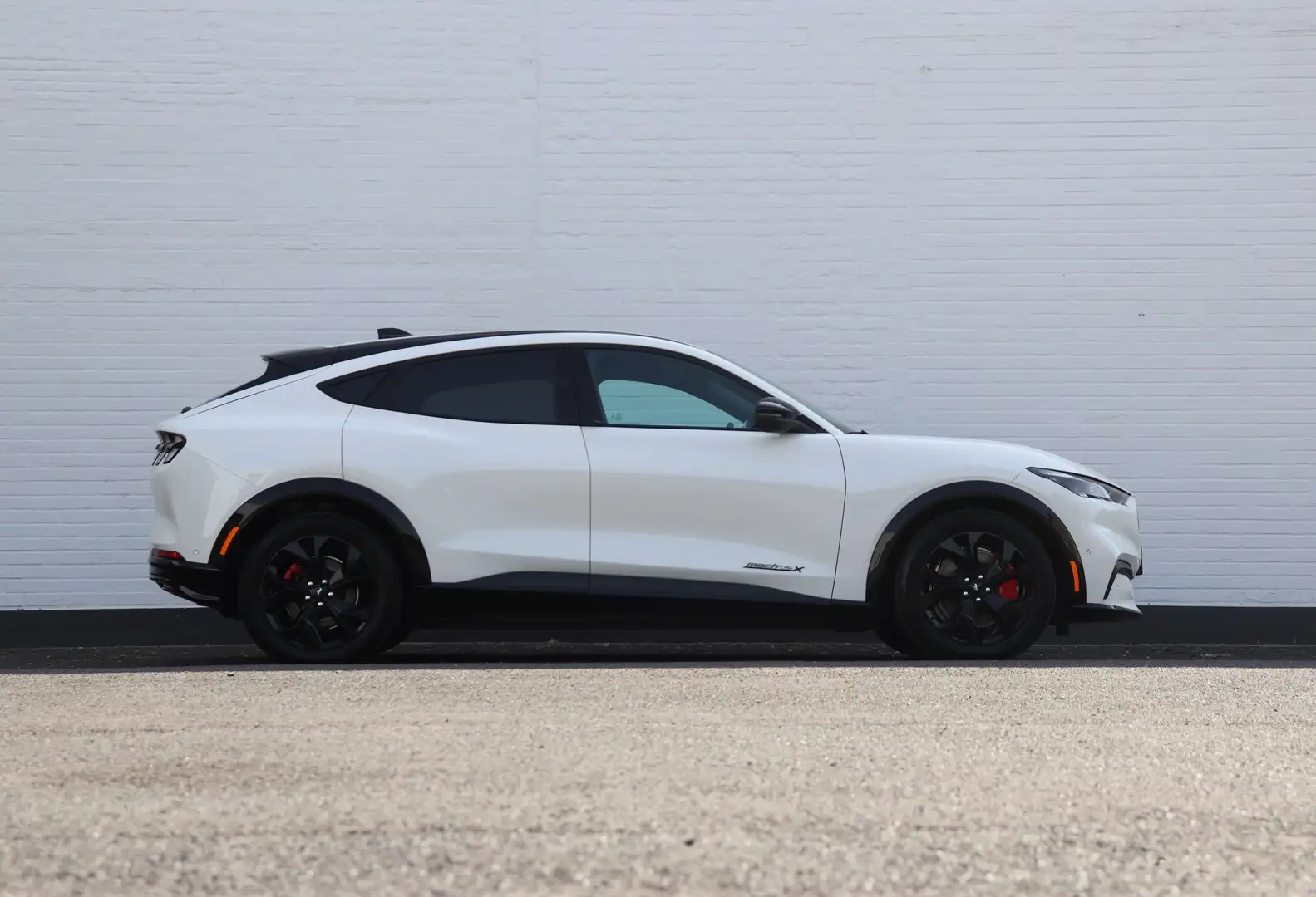 Ford Mustang Mach-E 99 kWh AWD Premium Extended Range - Keyless/B\u002 Blanc - 2