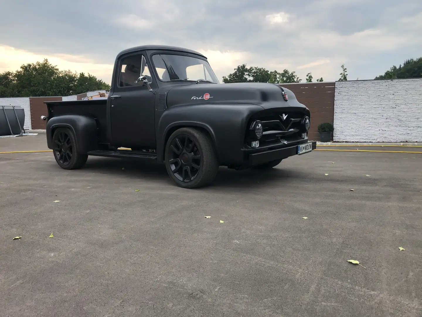 Ford F 100 Harley Davidson Custom - V8 crna - 2