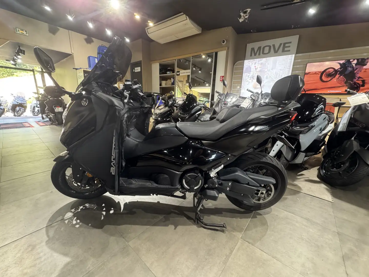 Yamaha TMAX 560 Schwarz - 2