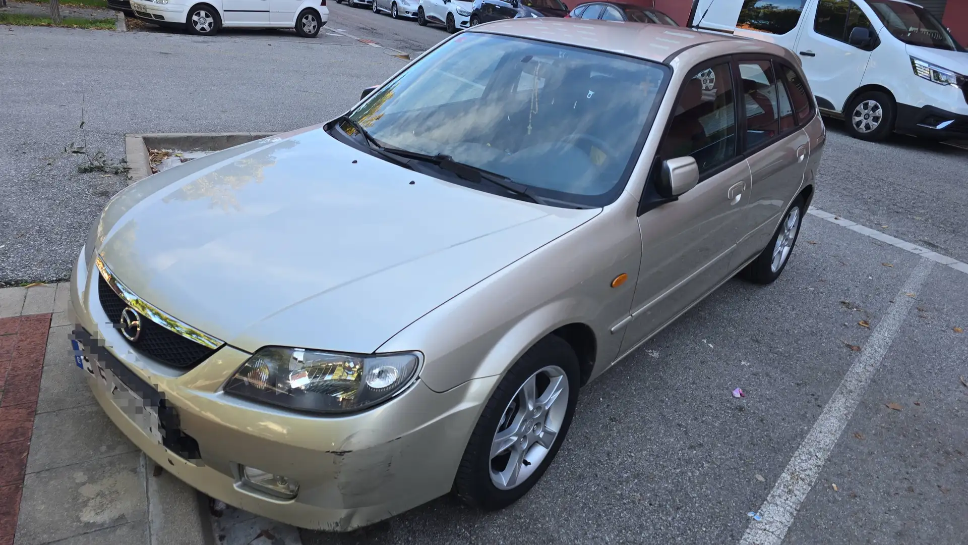 Mazda 323 323 F 2.0 16v DVTD Active Active Plateado - 2