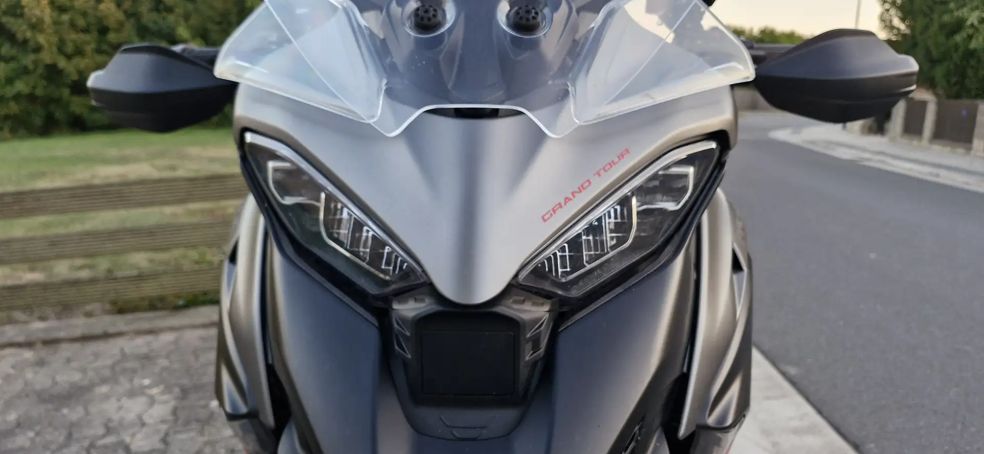 Ducati Multistrada V4 S Grand Tour Gris - 1