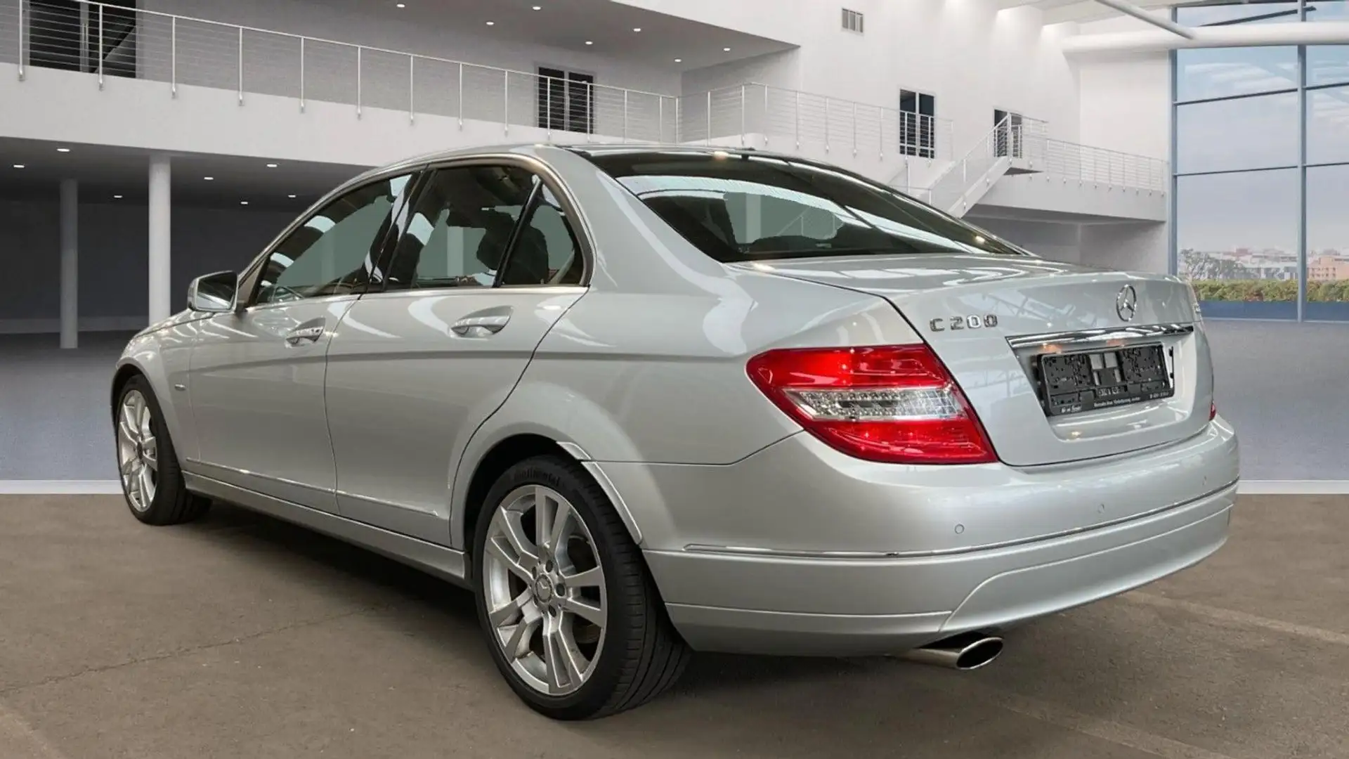 Mercedes-Benz C 200 Lim. AUTOMATIK Navi Sitzhz Xenon Silber - 2
