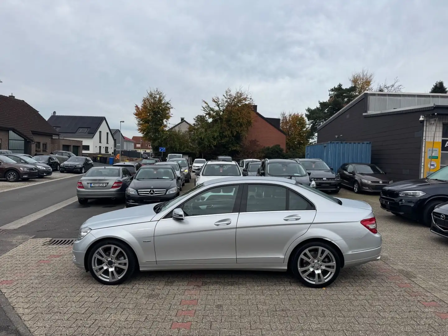 Mercedes-Benz C 200 Lim. AUTOMATIK Navi Sitzhz Xenon Argento - 2