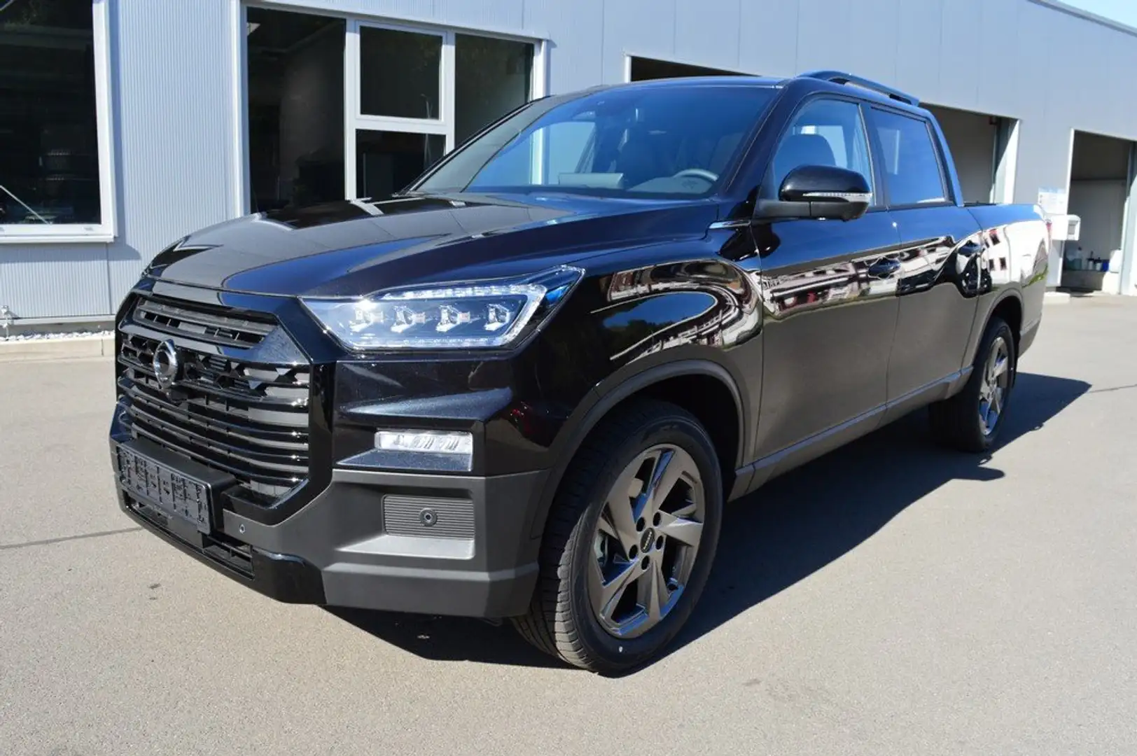 KGM Musso Grand 2.2 e-XDi Khan AWD *limitiert+Voll* Nero - 2